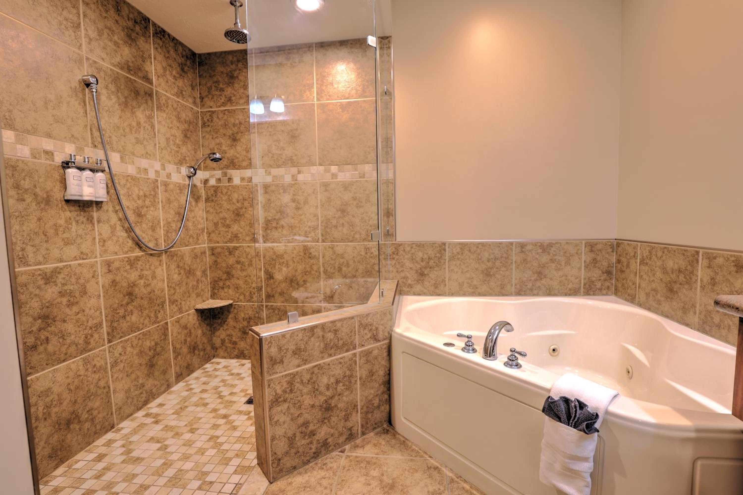 Queen Suite photo 3