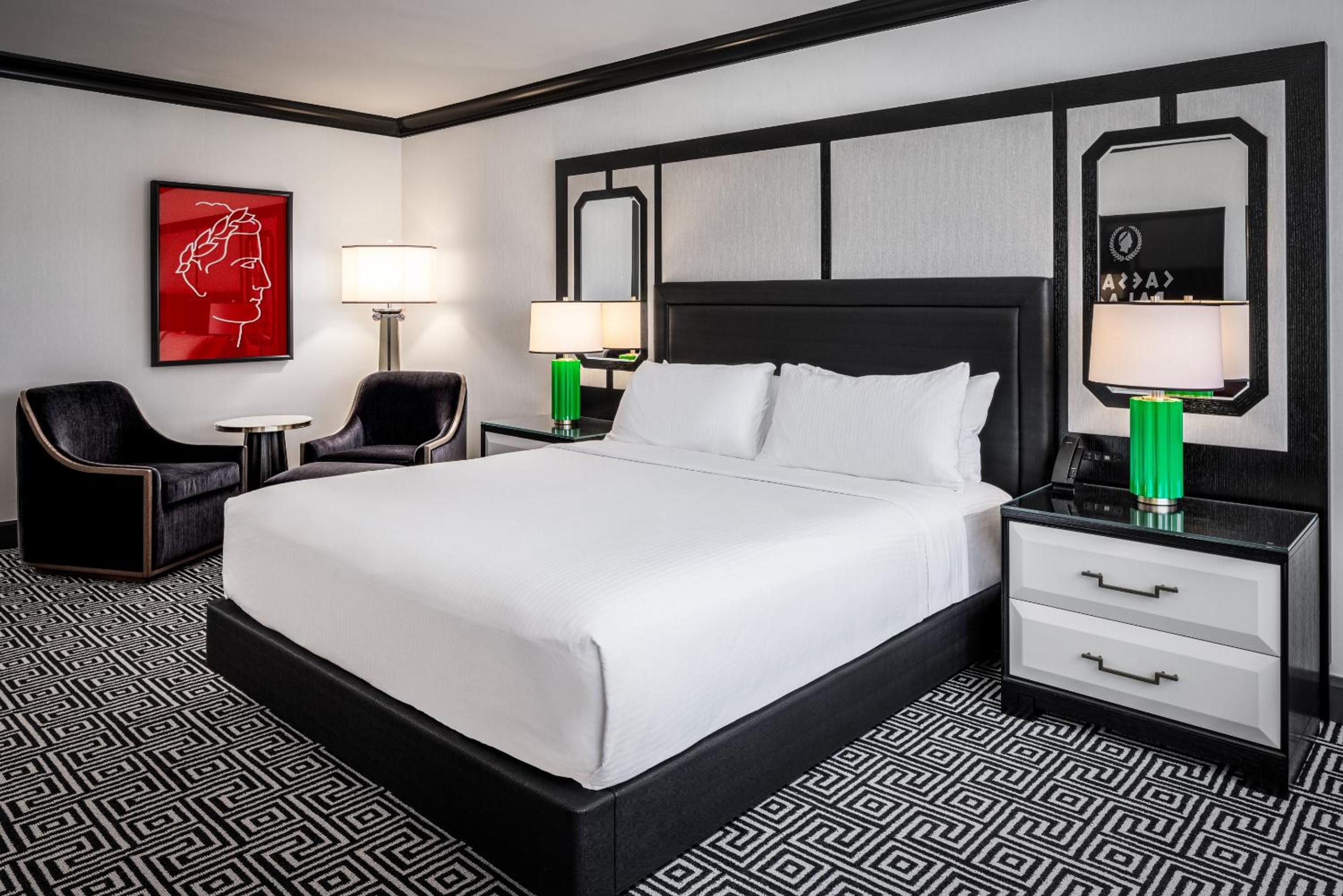 Colosseum Premium Suite King photo 3