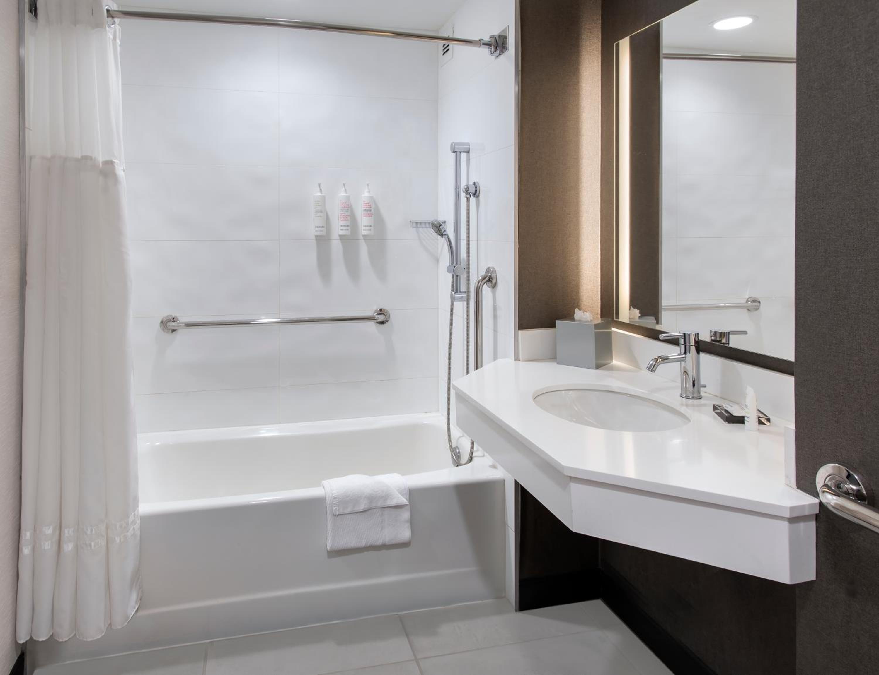 Executive Room with 2 Double Beds photo 2