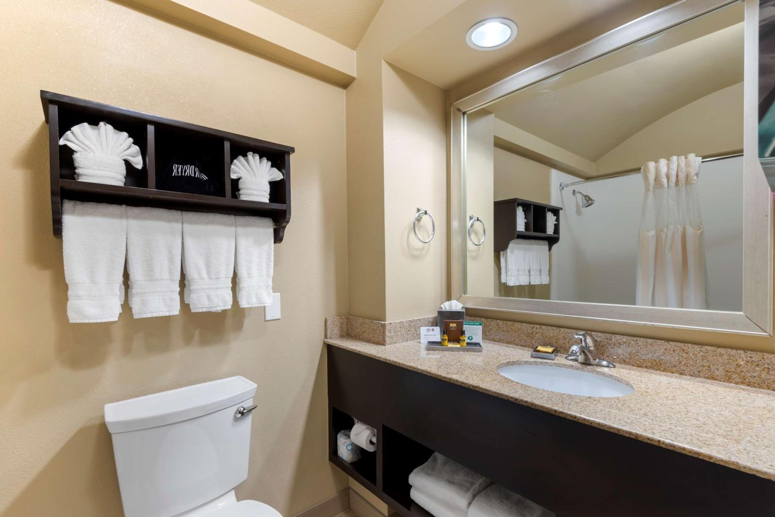 King Room with Sofa Bed and Spa Bath - Non-Smoking - Photo 2