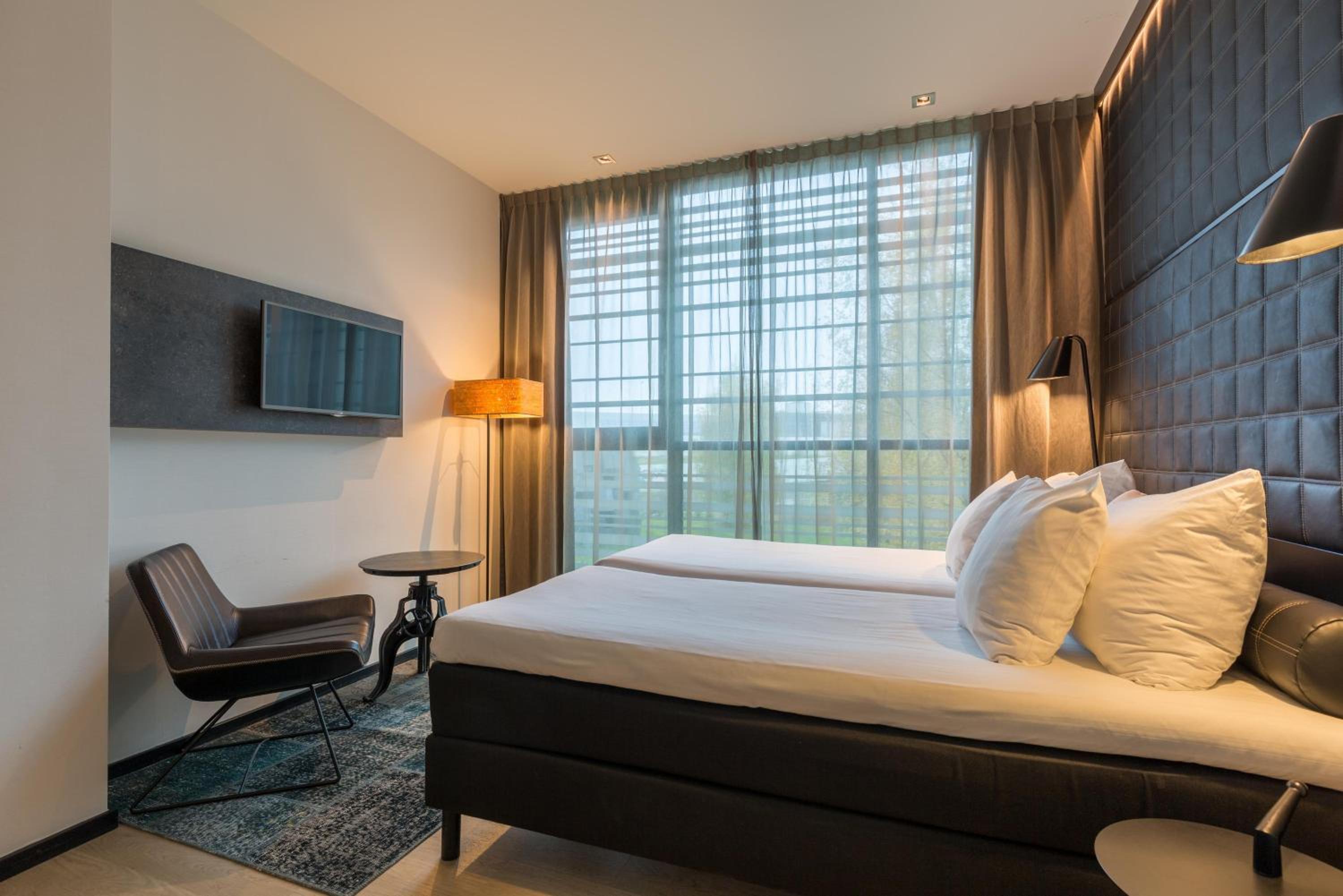 Superior Room 1 Twin Bed