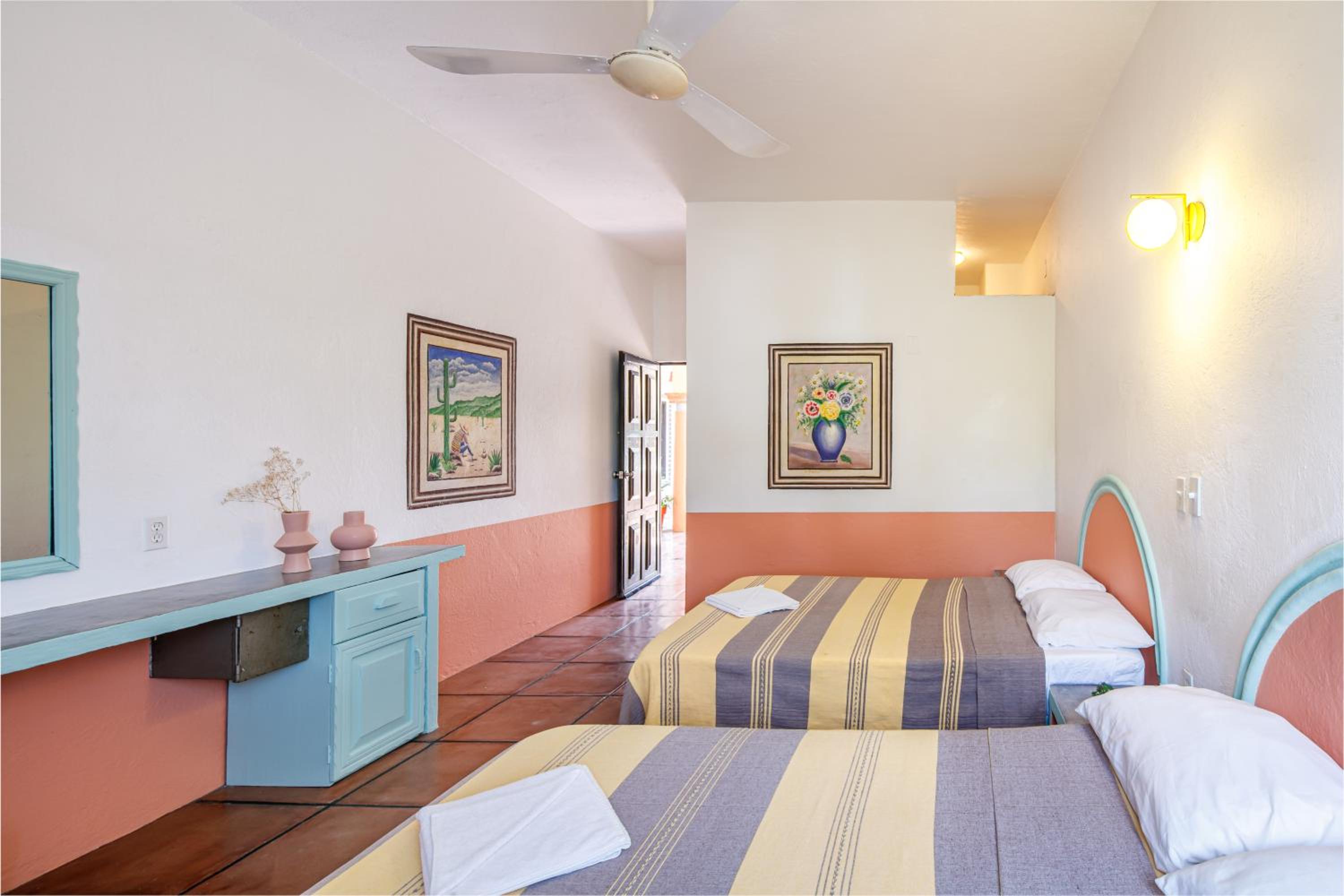 Standard Double Room with Two Double Beds - Photo 9