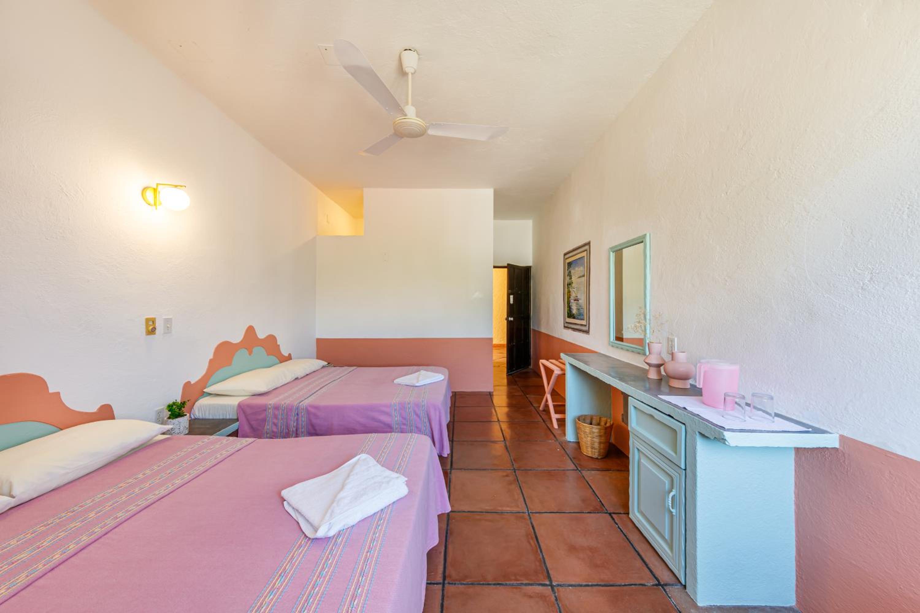 Standard Double Room with Two Double Beds - Photo 11