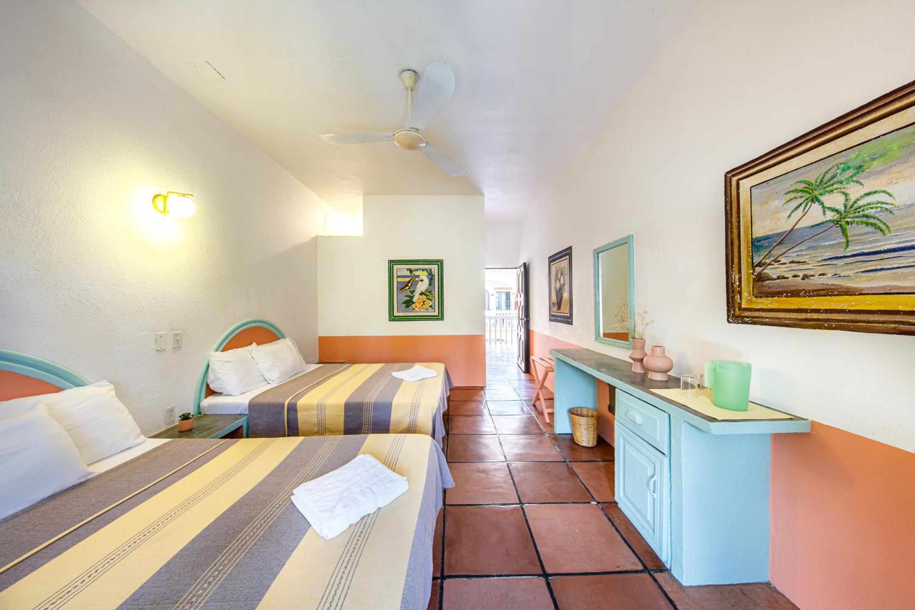 Double Room with Balcony - Photo 2
