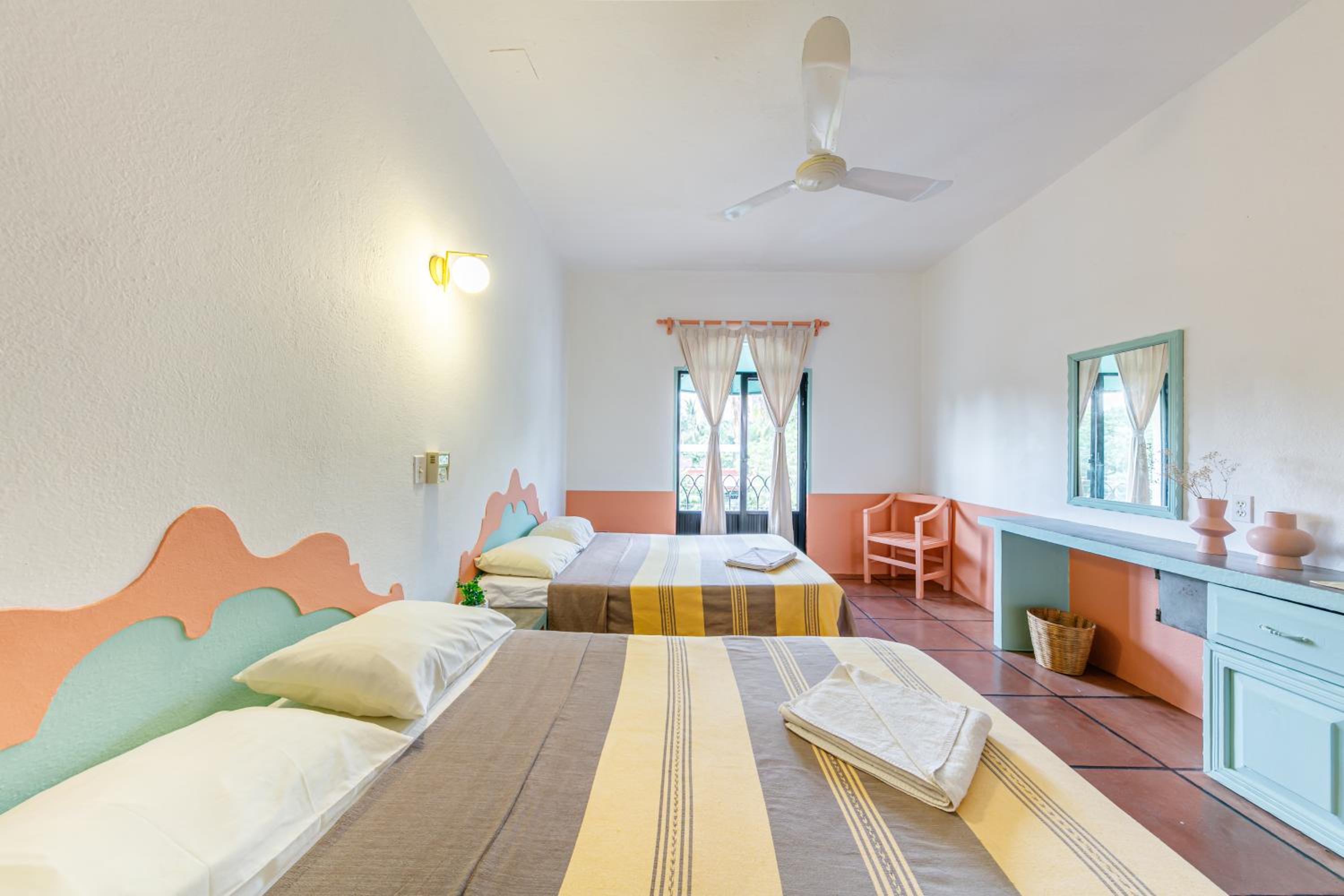 Double Room with Balcony - Photo 1