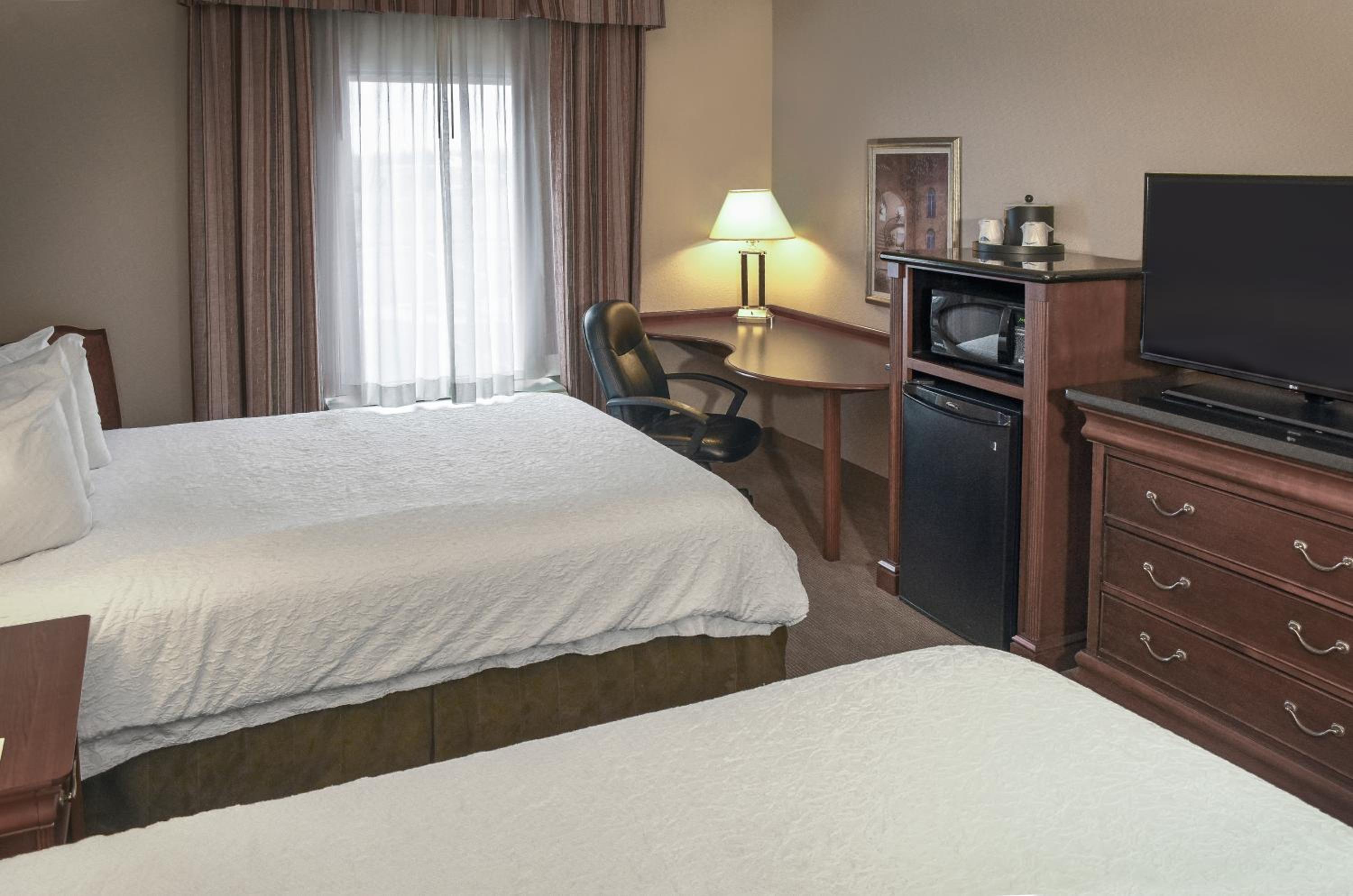 Room with Two Queen Beds - Non-Smoking - Photo 1