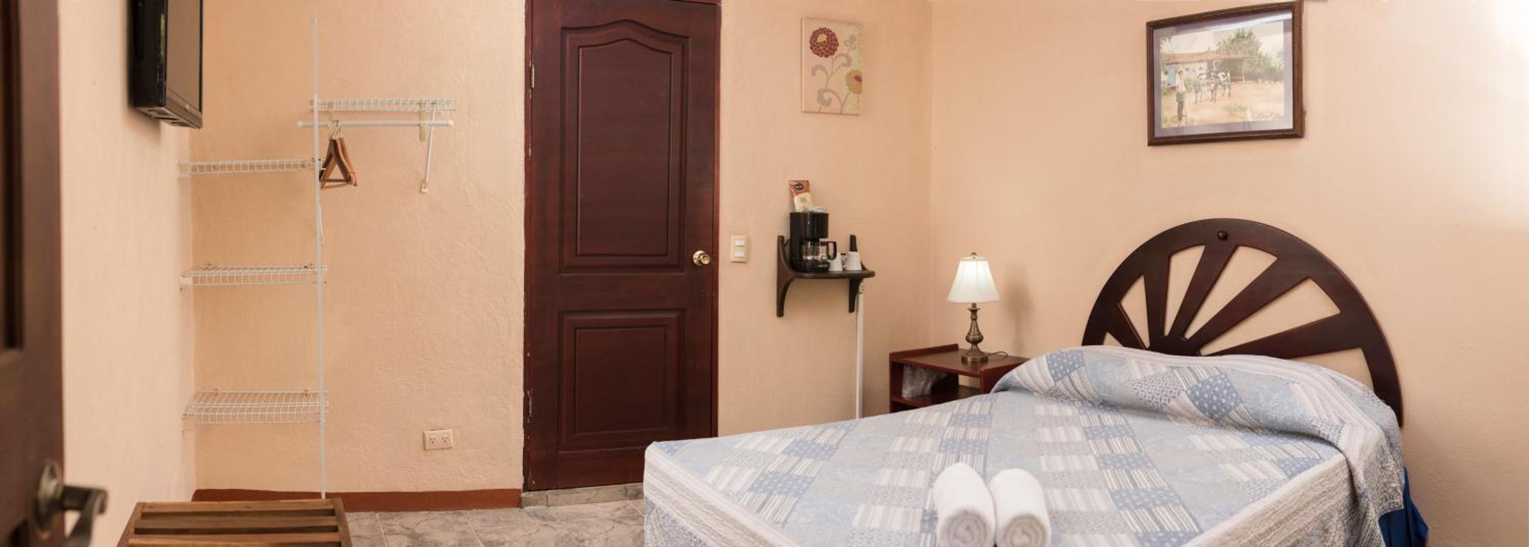 Standard Queen Room