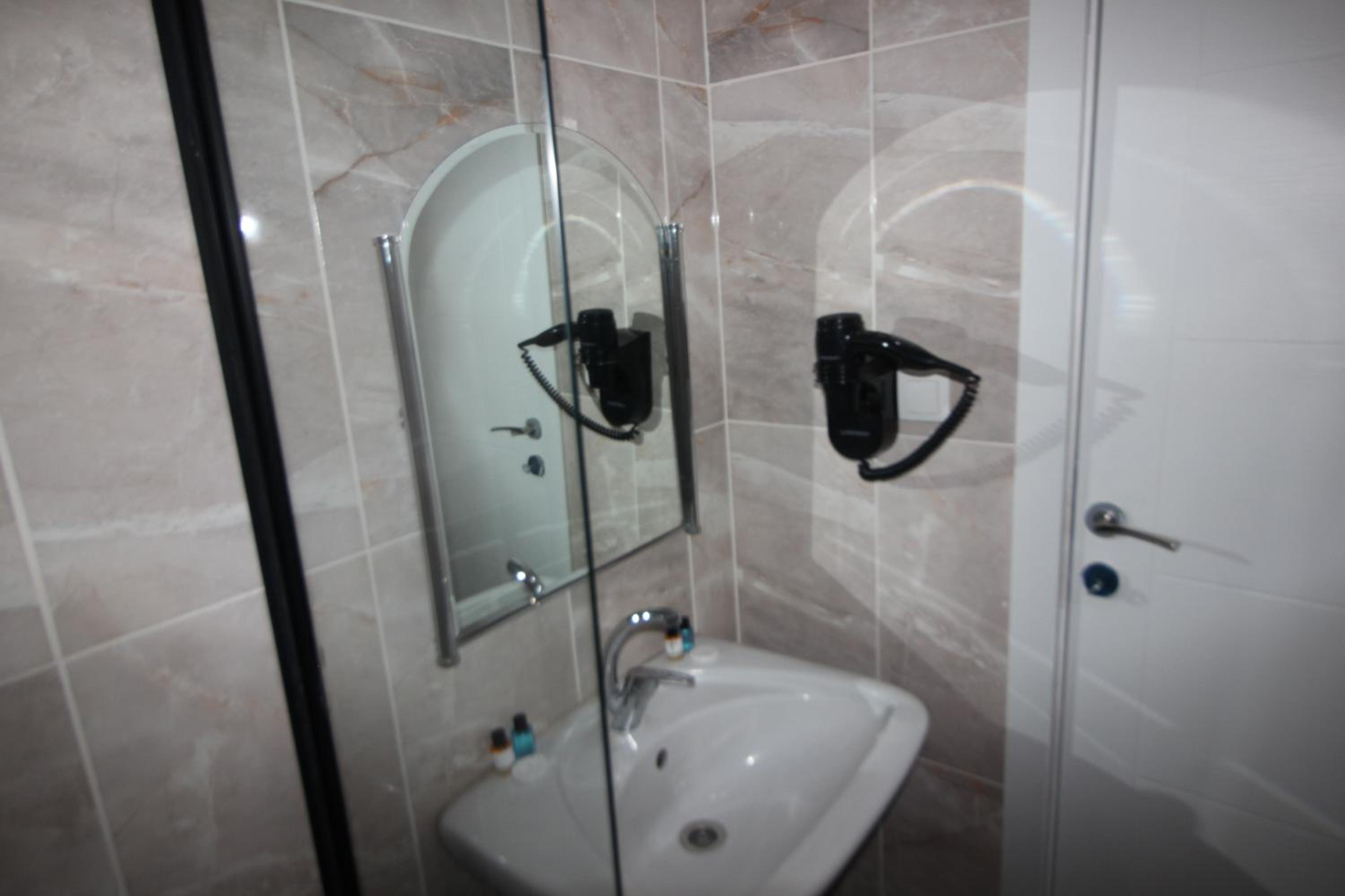 Deluxe Twin Room - Photo 5