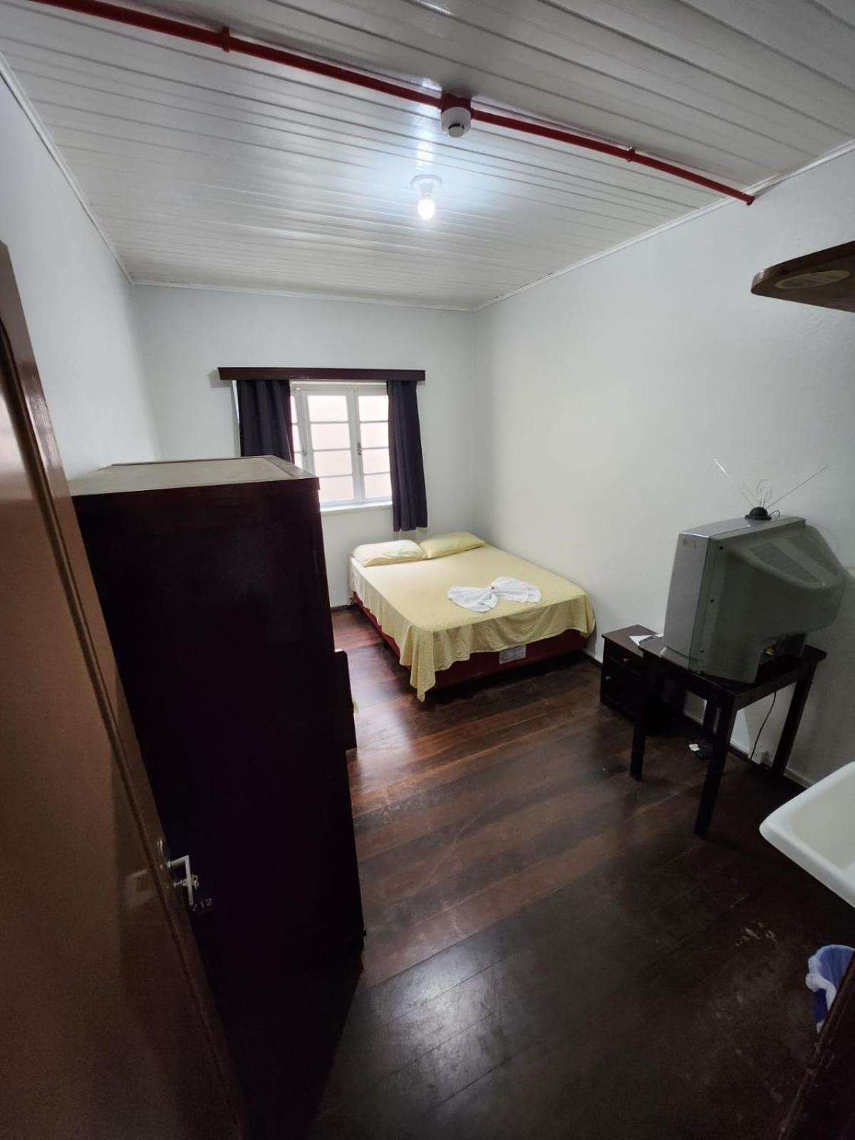 Basic Triple Room with Shared Bathroom photo 3
