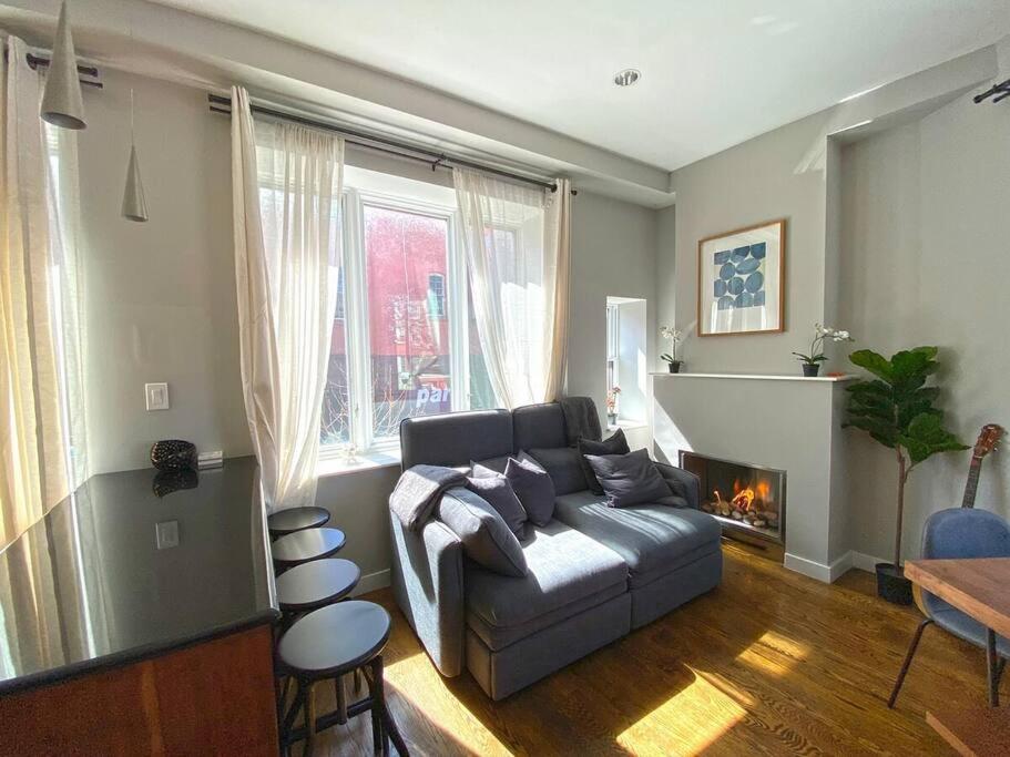 Three-Bedroom Apartment photo 2