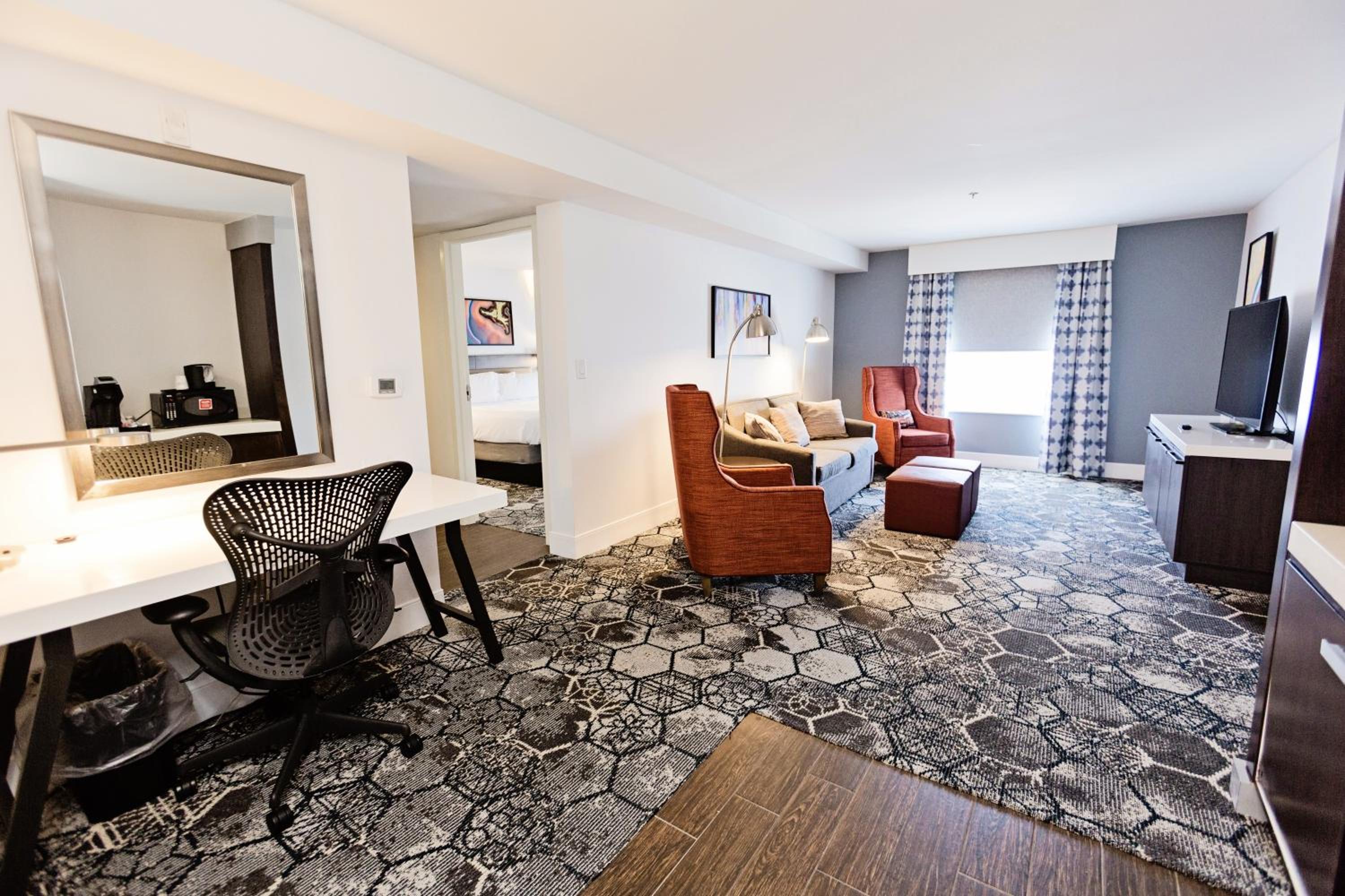 King Suite with Sofa Bed - Photo 8
