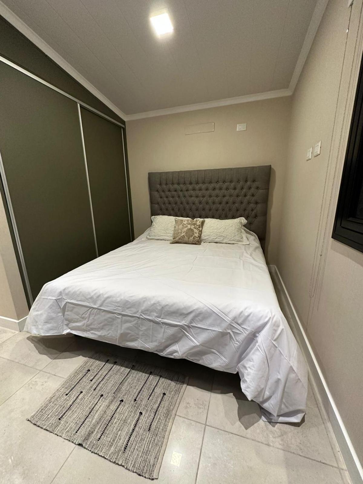 One-Bedroom House photo 3