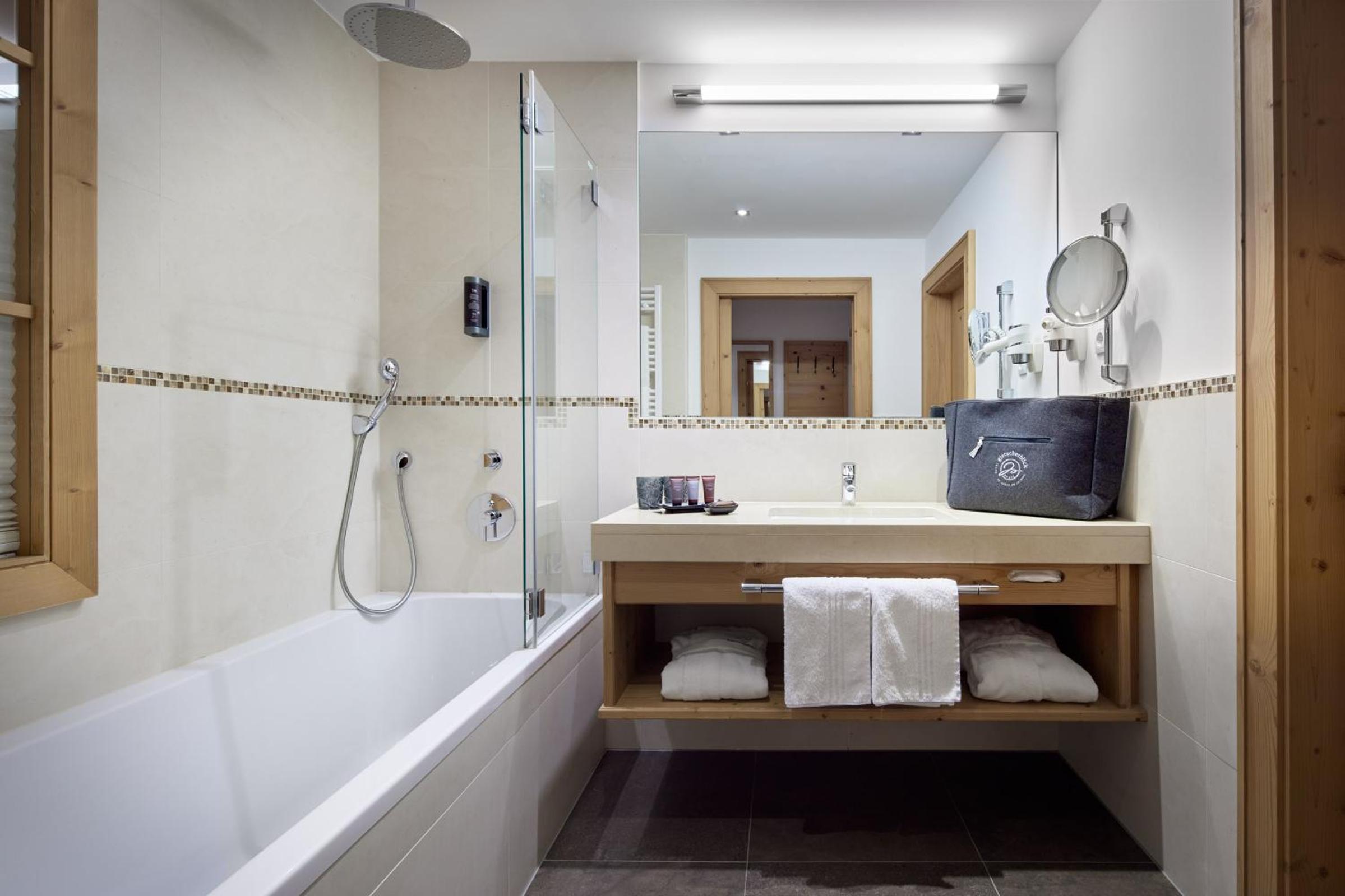 Superior Suite - Photo 2