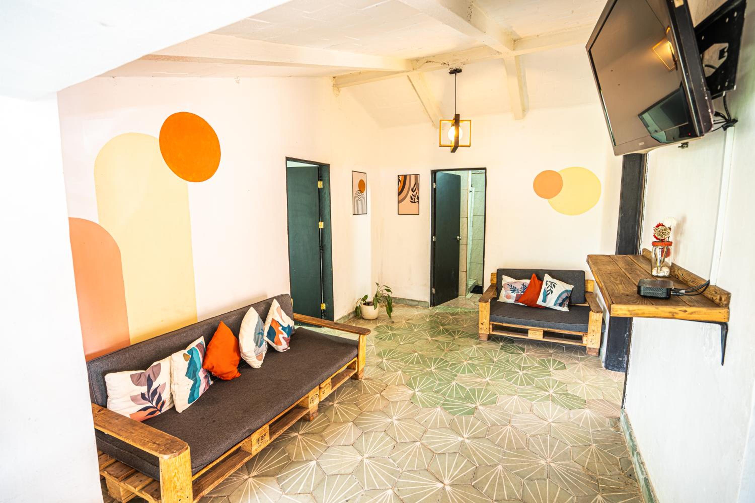 Family Room - Photo 4