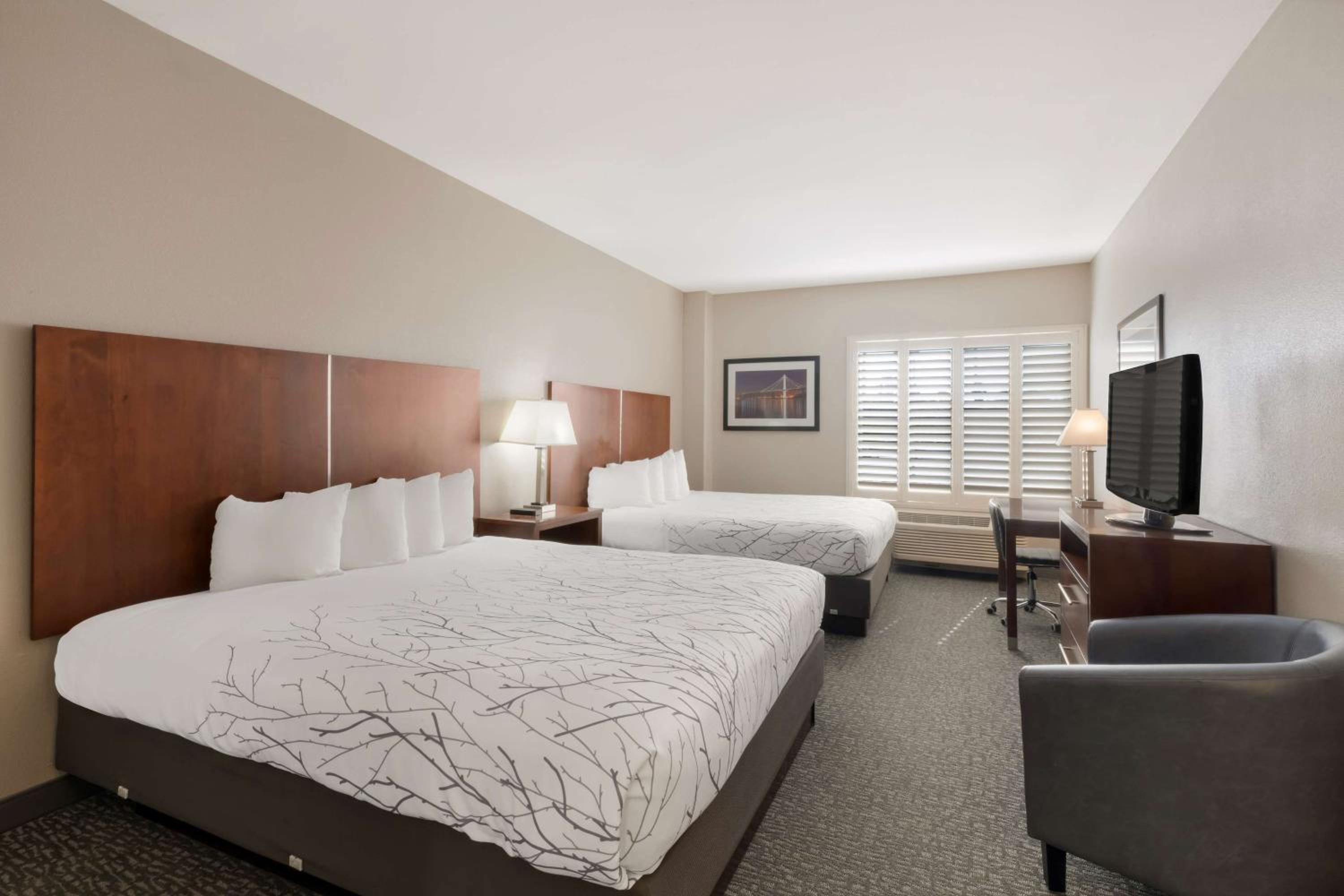 Queen Room with Two Queen Beds - Non-Smoking - Photo 1