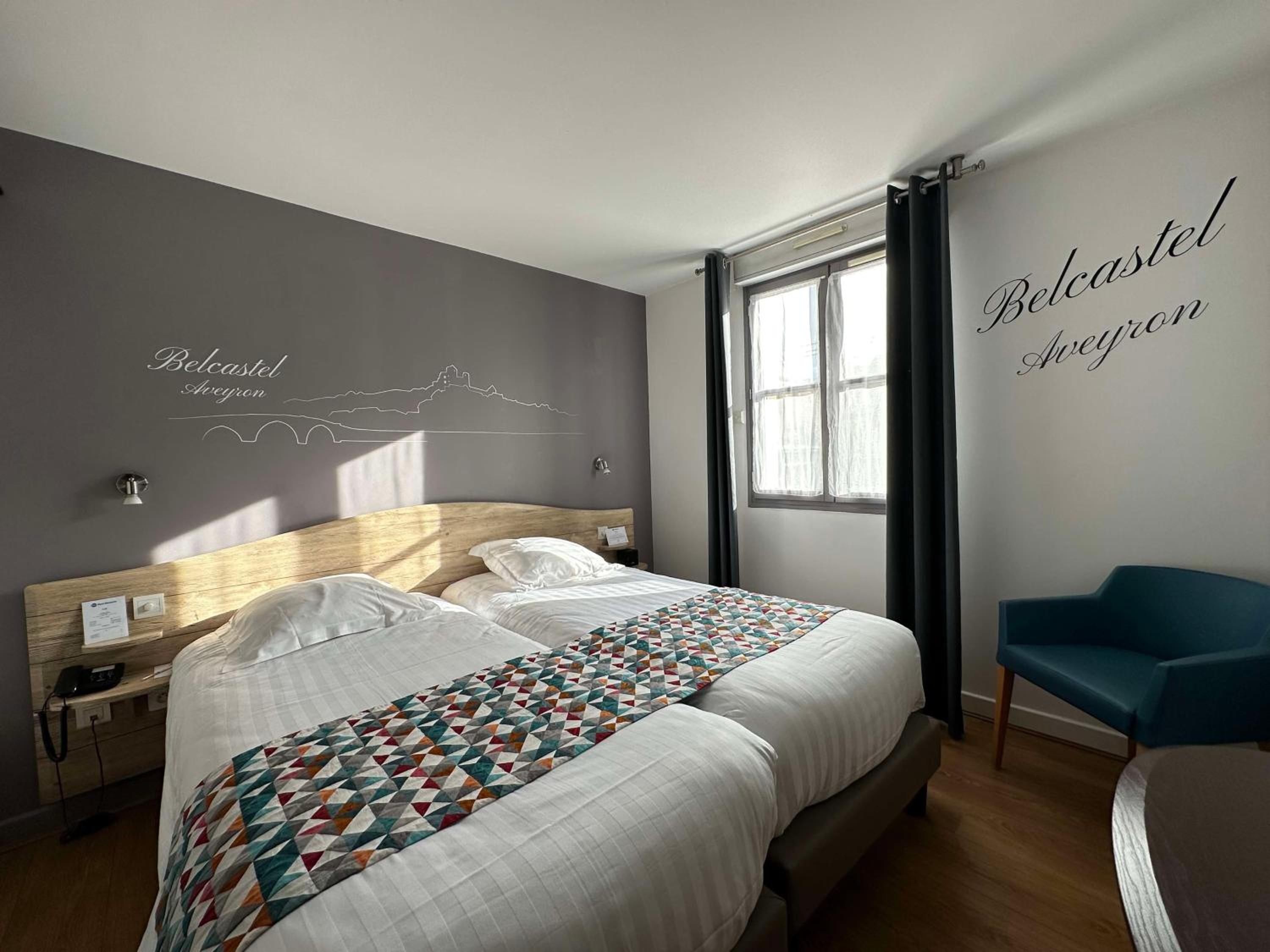Standard Queen Room - Photo 6