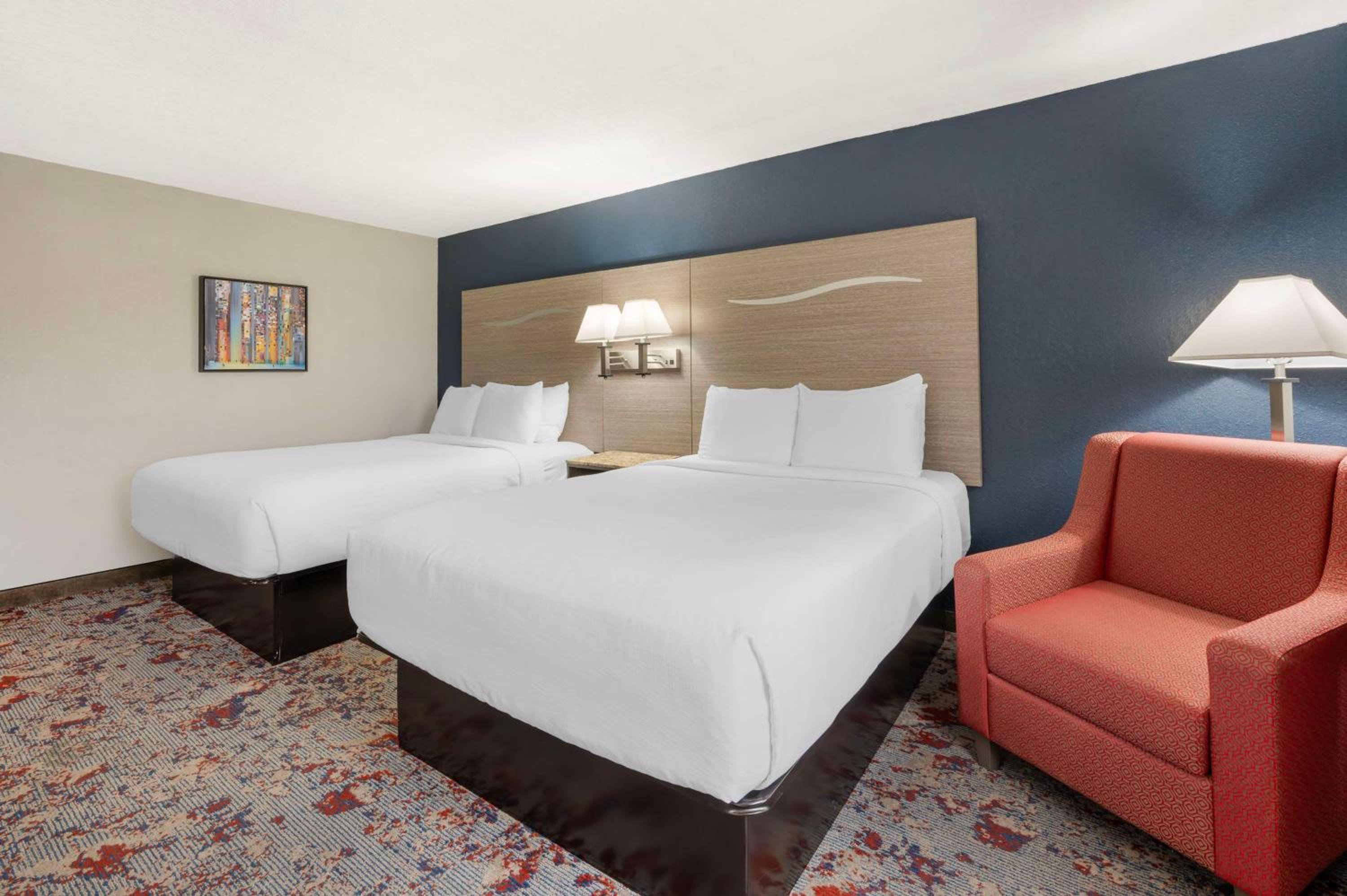 Queen Room with Two Queen Beds - Photo 1