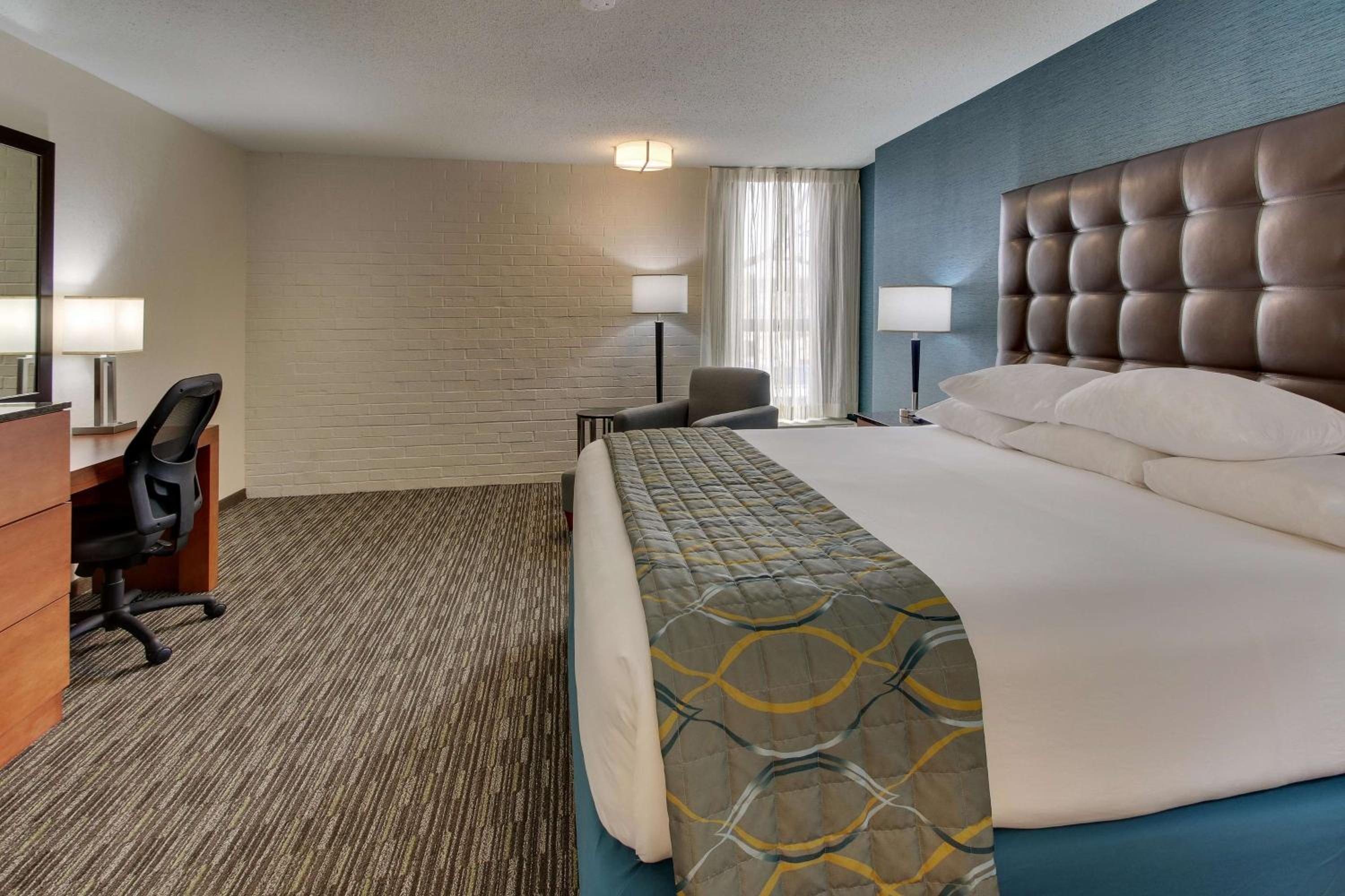 Deluxe King Room, Oversize - Photo 1