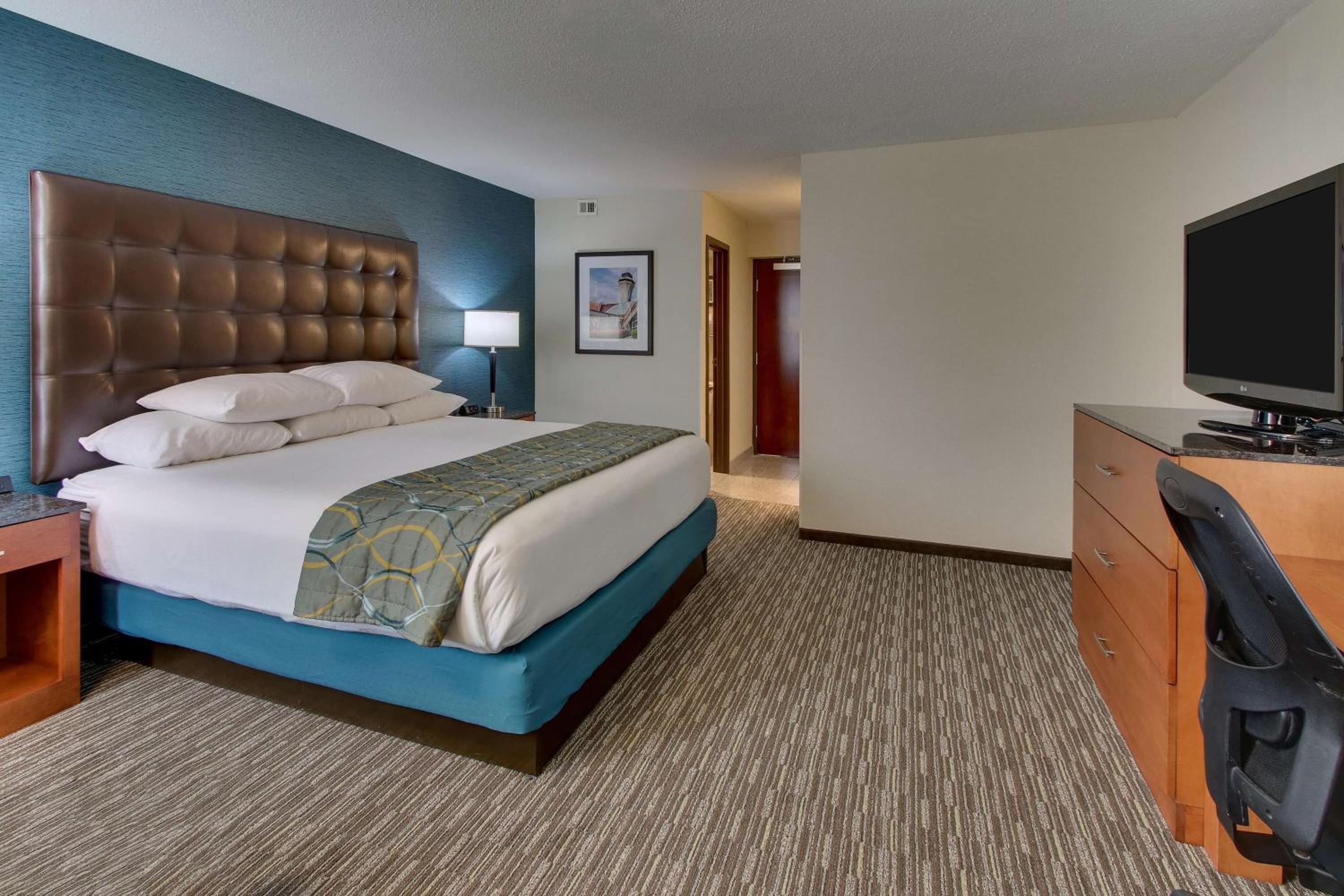 Deluxe King Room, Oversize - Photo 3