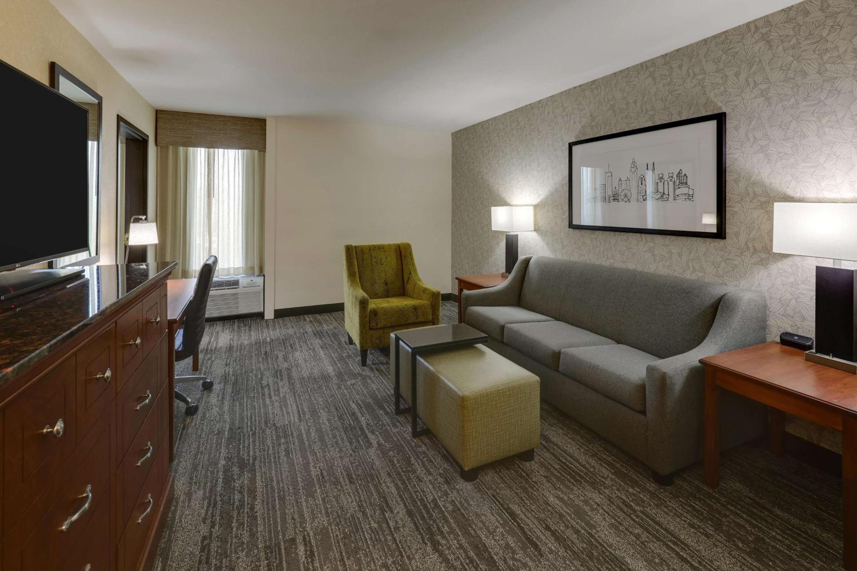 King Suite with Sofa Bed - High Floor photo 1