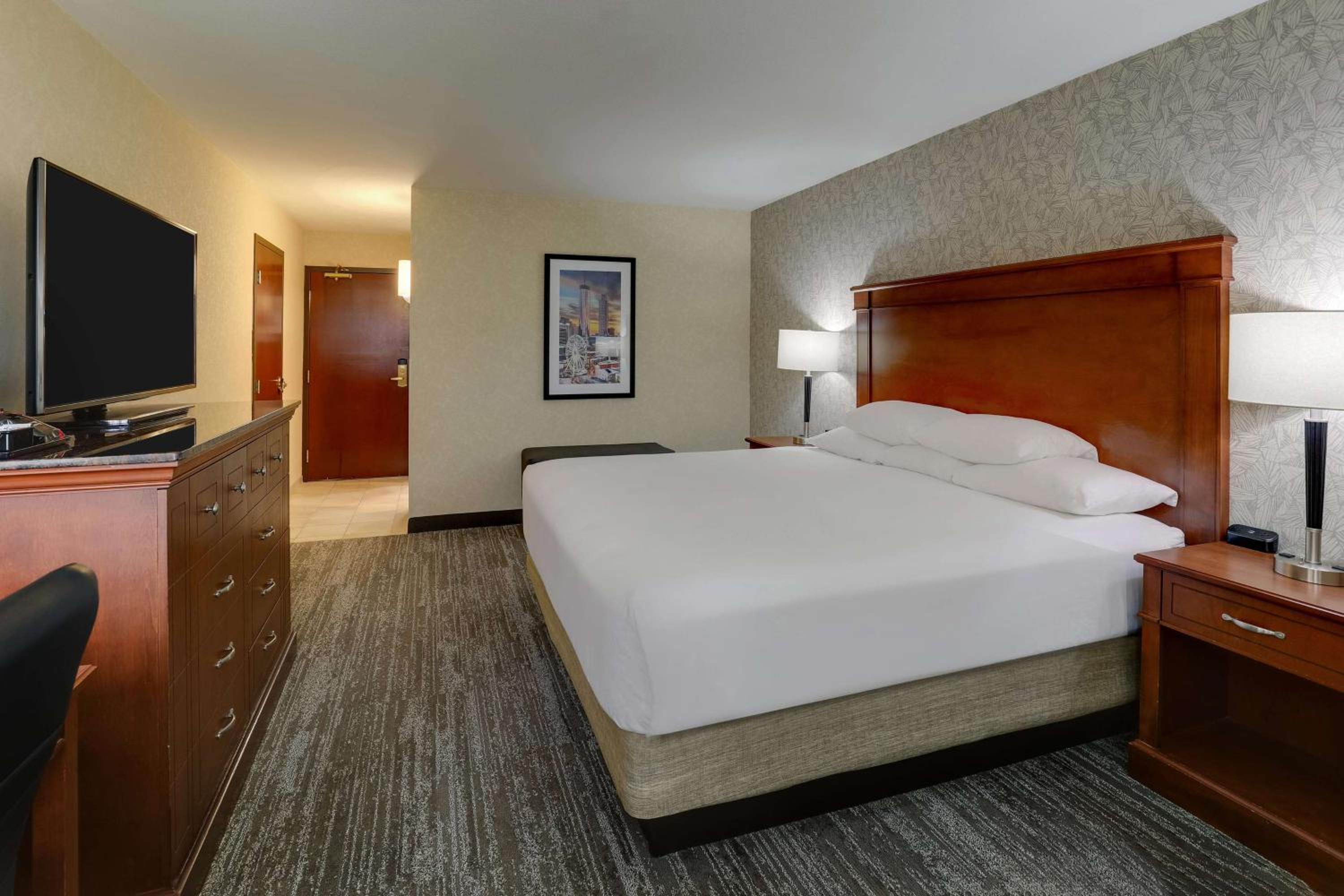 Deluxe King Room - High Floor photo 2