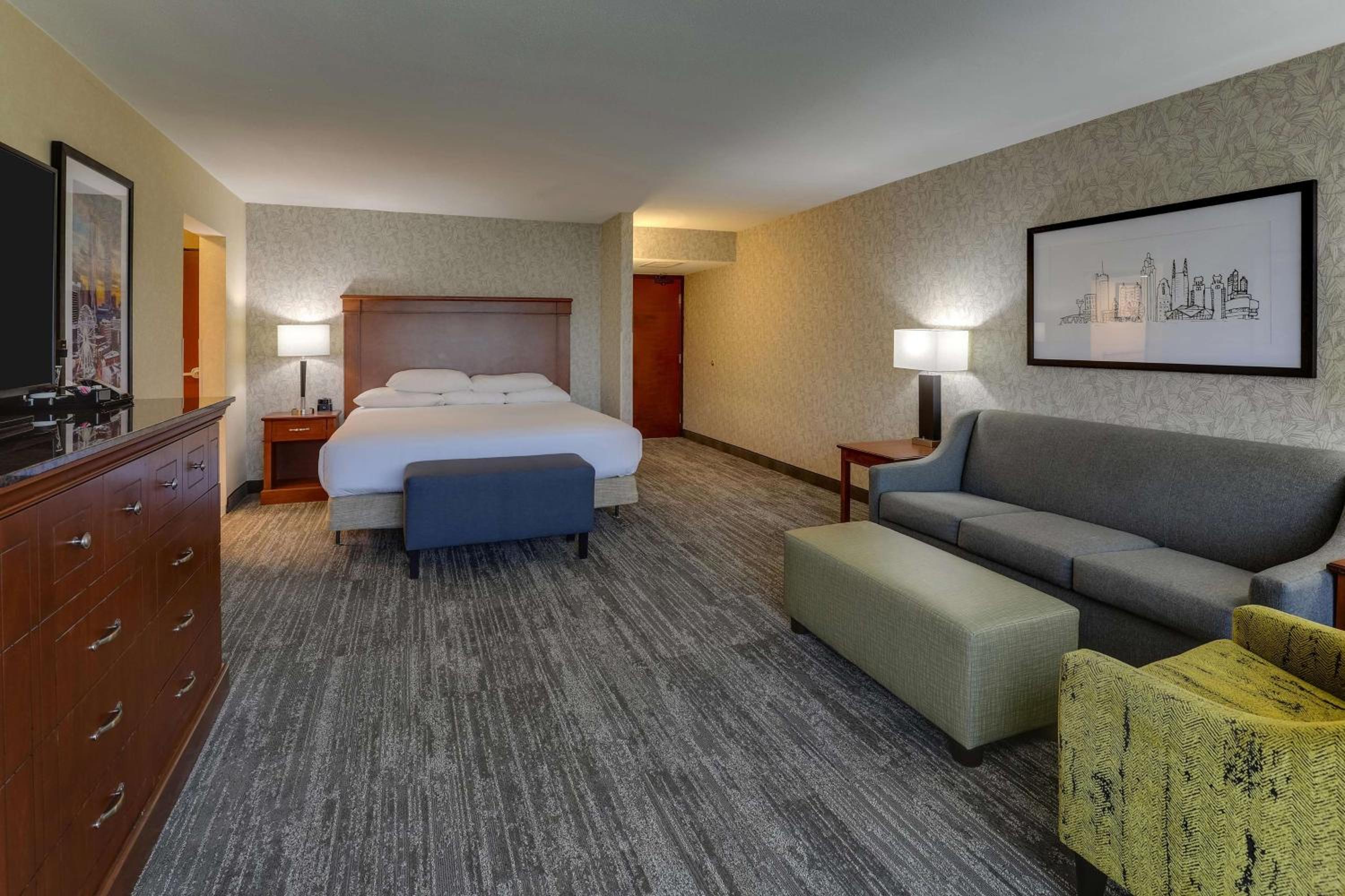 Superior King Room with Sofa Bed photo 1