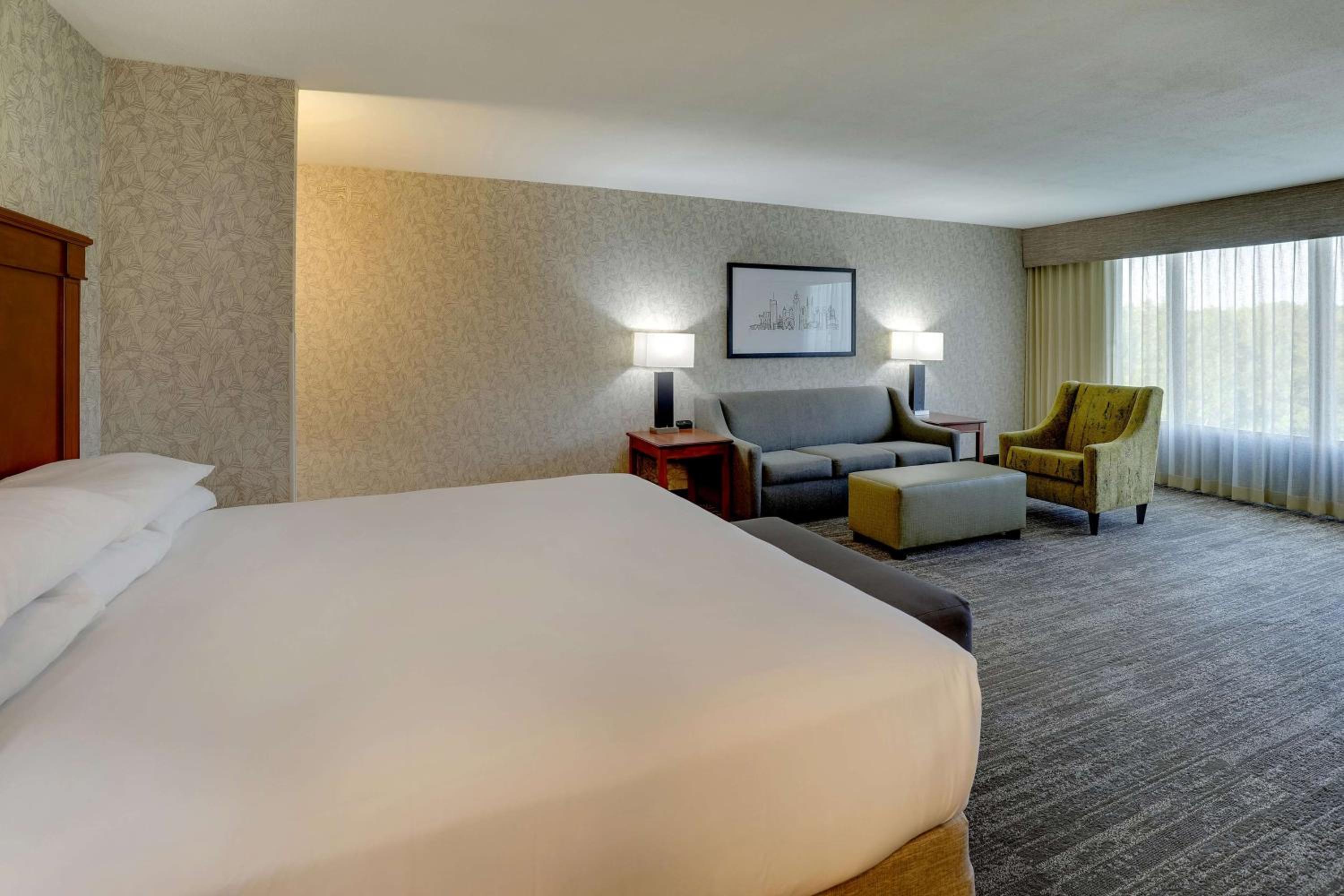 Superior King Room with Sofa Bed photo 2