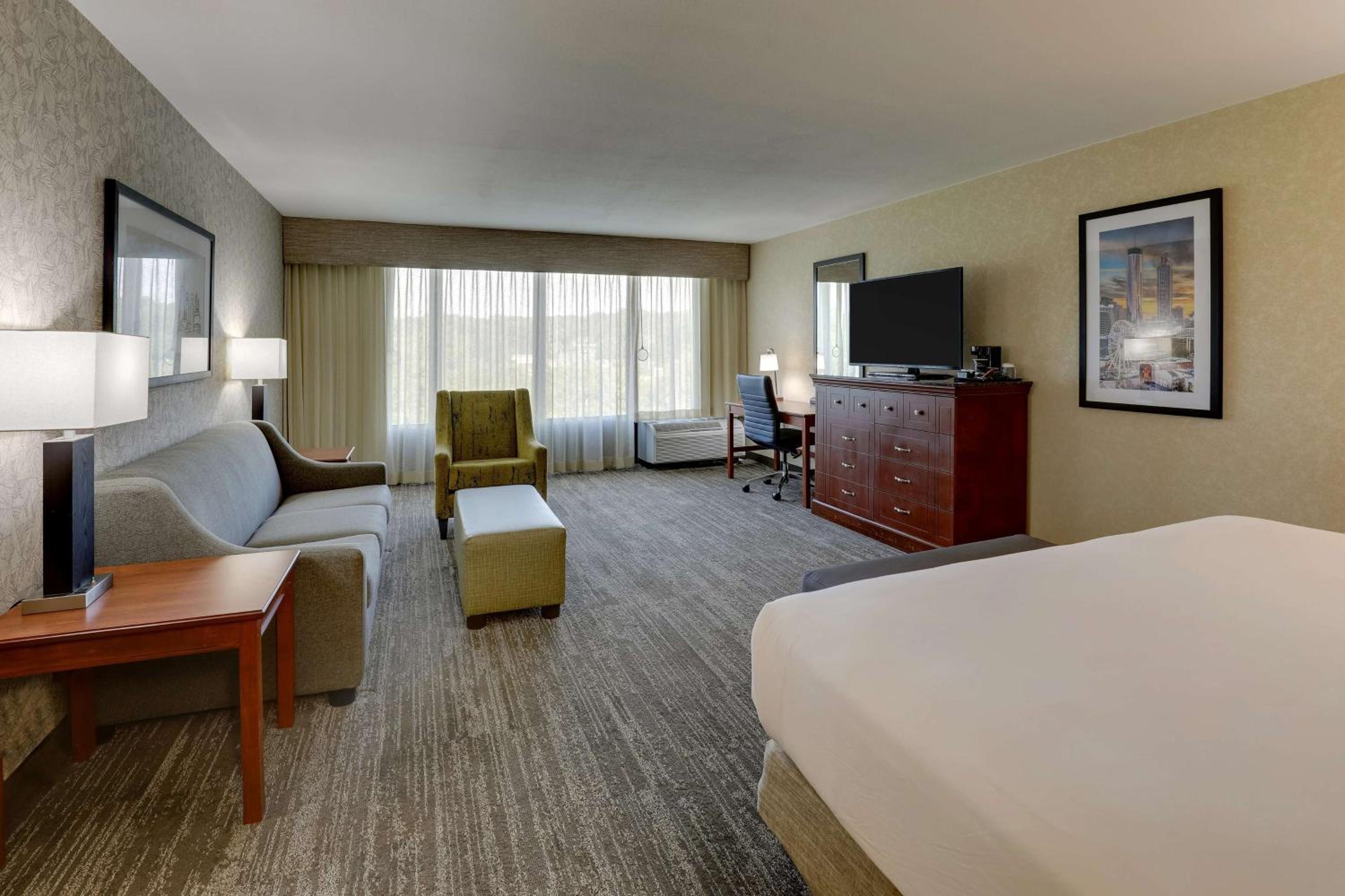 Superior King Room with Sofa Bed photo 3