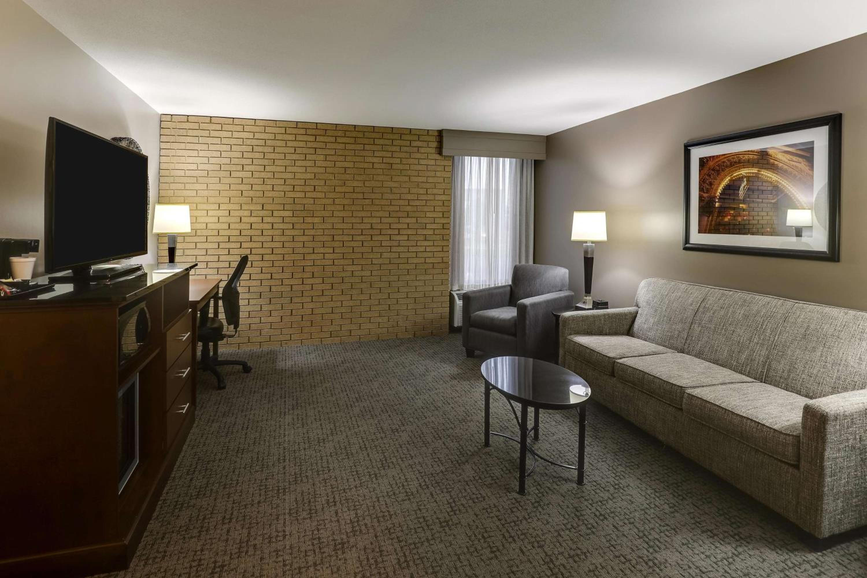 King Suite with Sofa Bed - Accessible, Tub photo 1