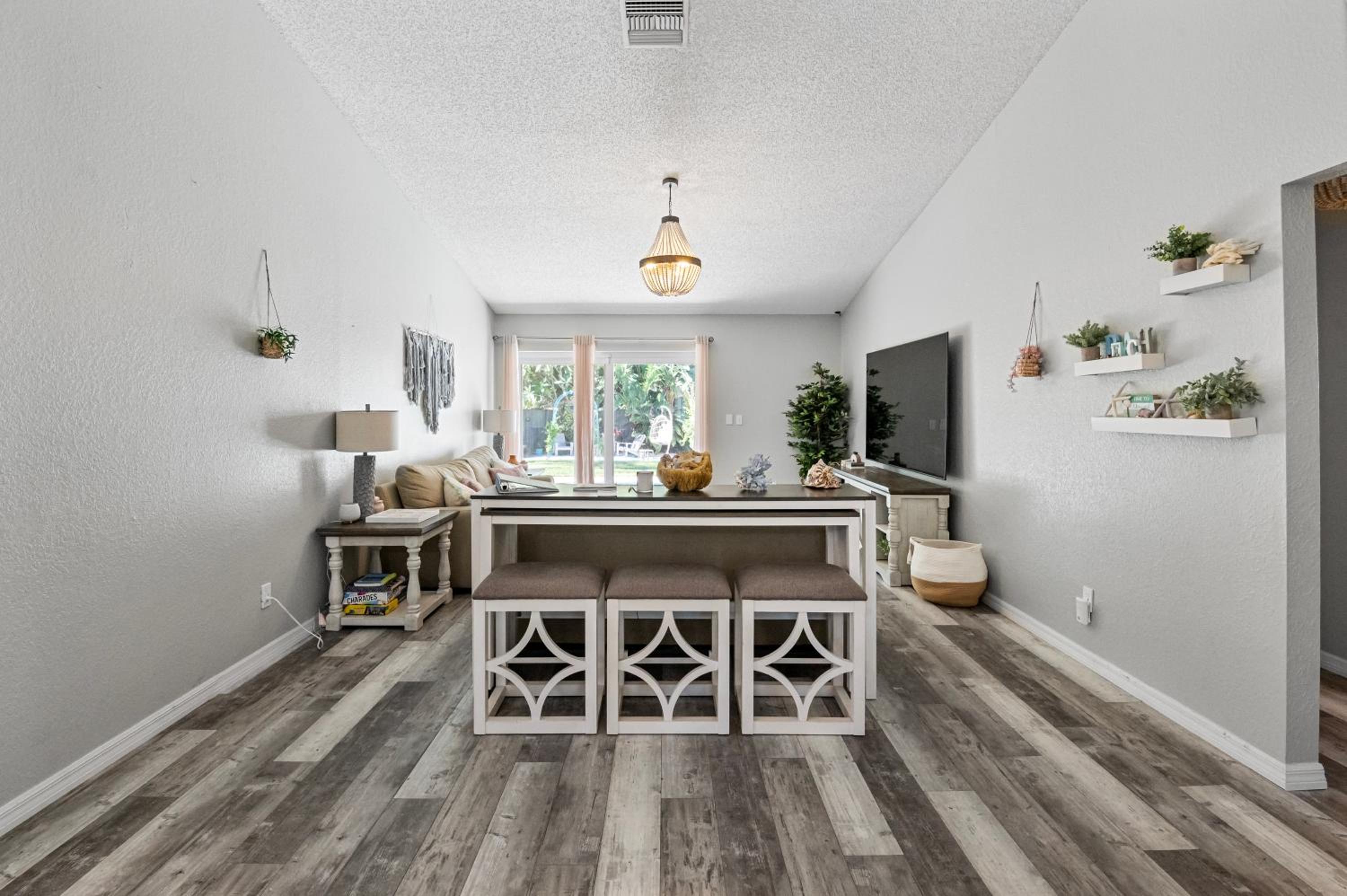 Three-Bedroom House photo 1