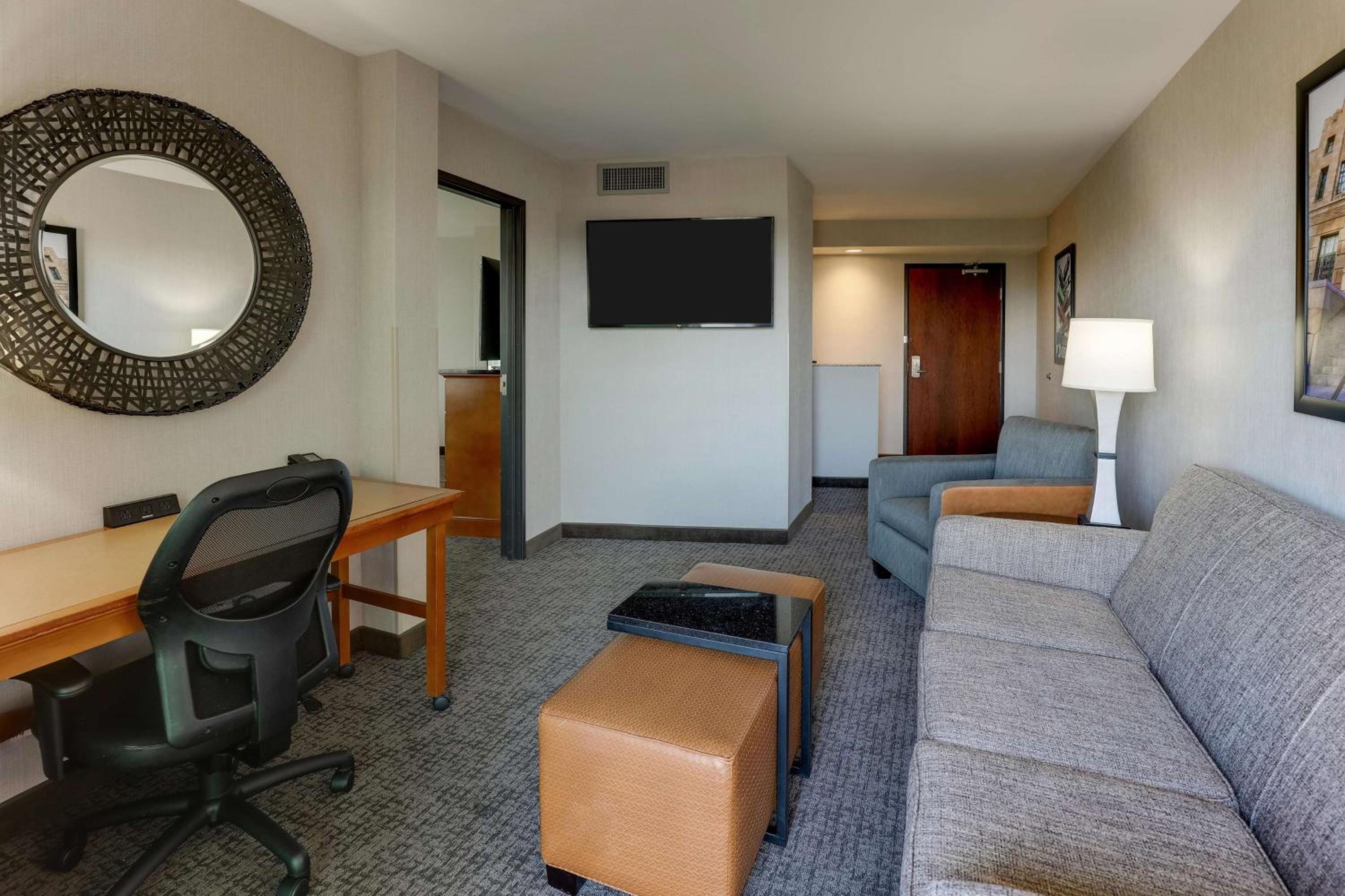 Superior King Suite - Photo 1