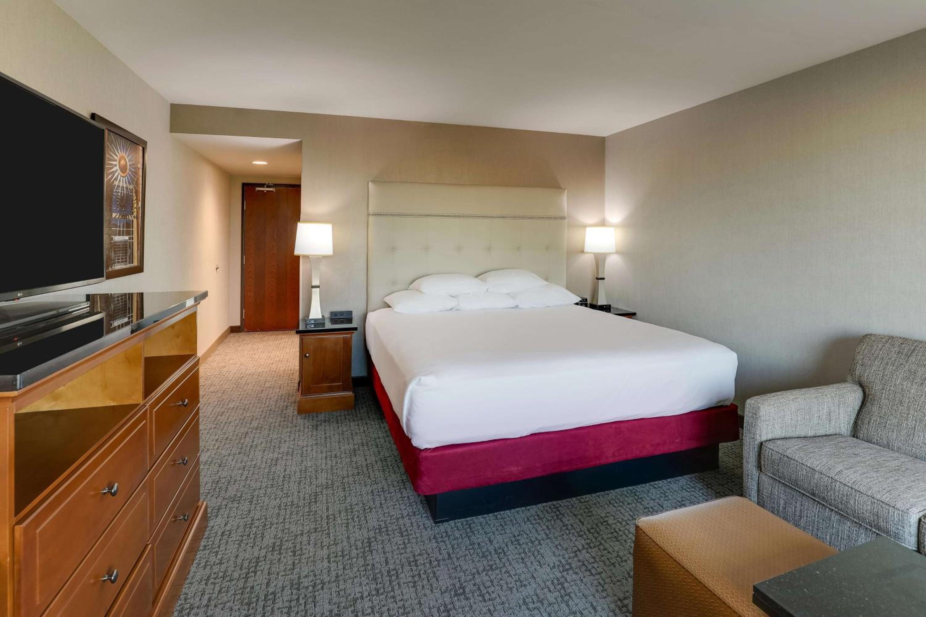 King Room with Sofa Bed, Terrace - Hearing Accessible - Photo 2