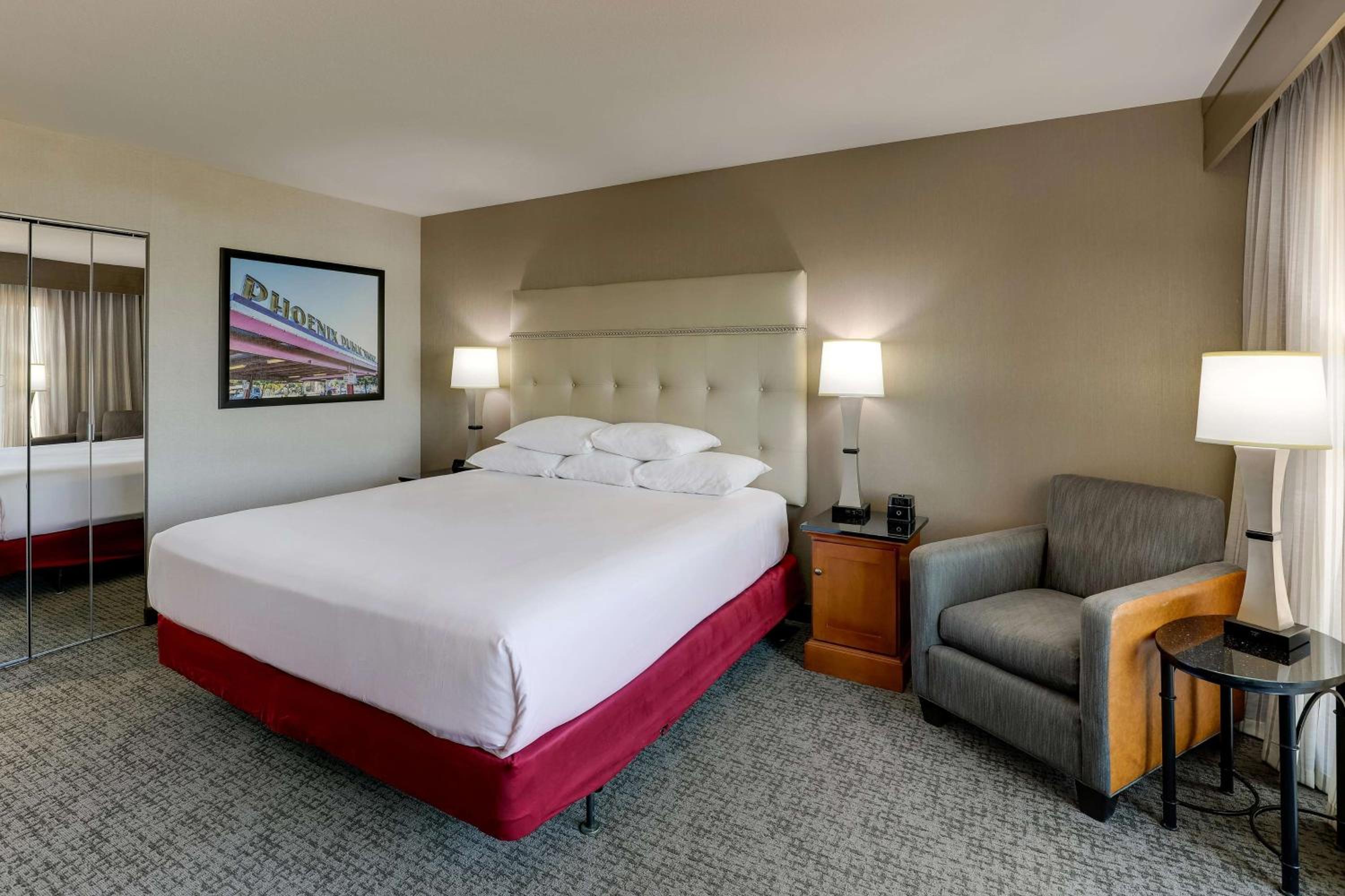 Deluxe King Room with Terrace View - Non-Smoking - Photo 5