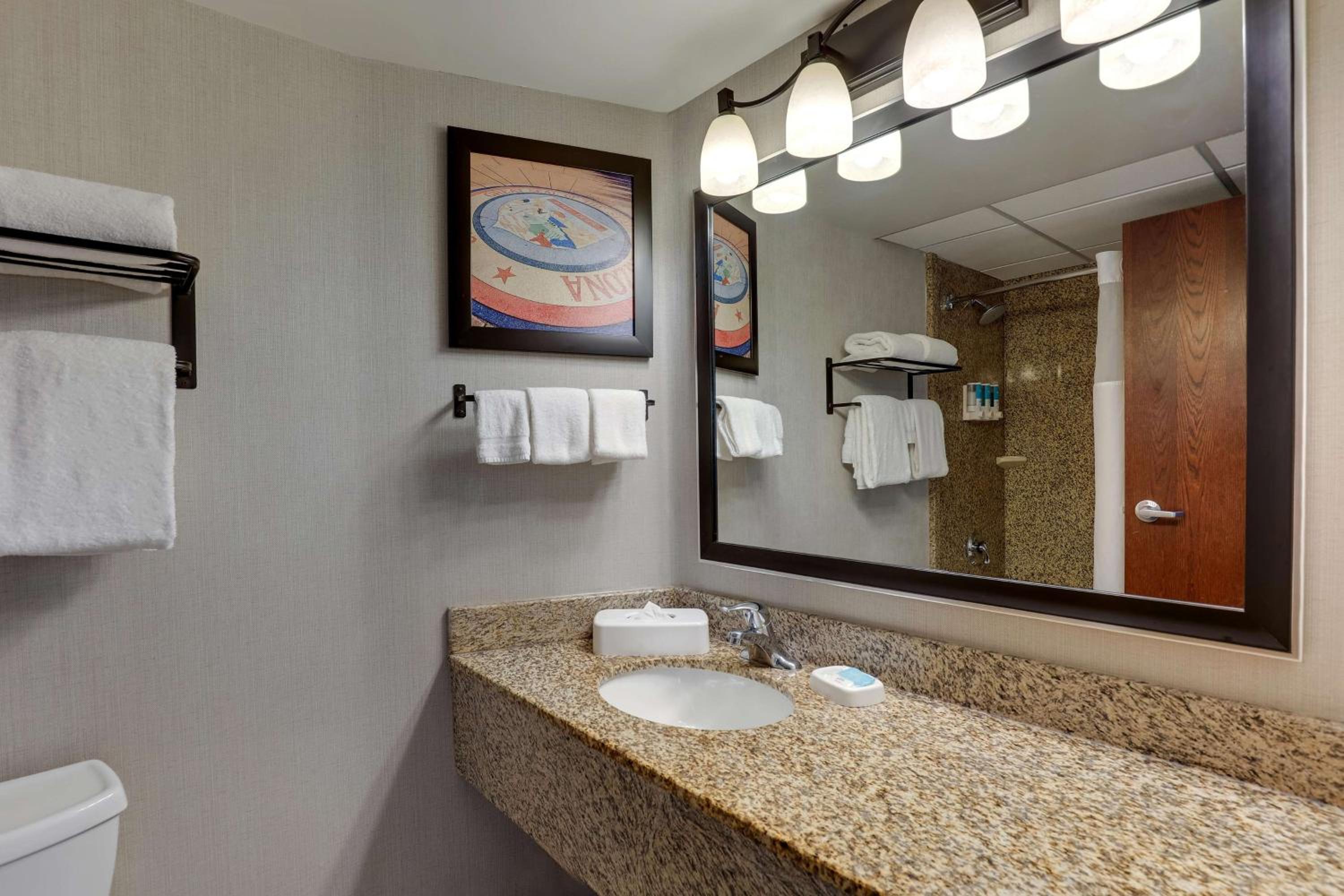 Superior King Suite - Photo 2