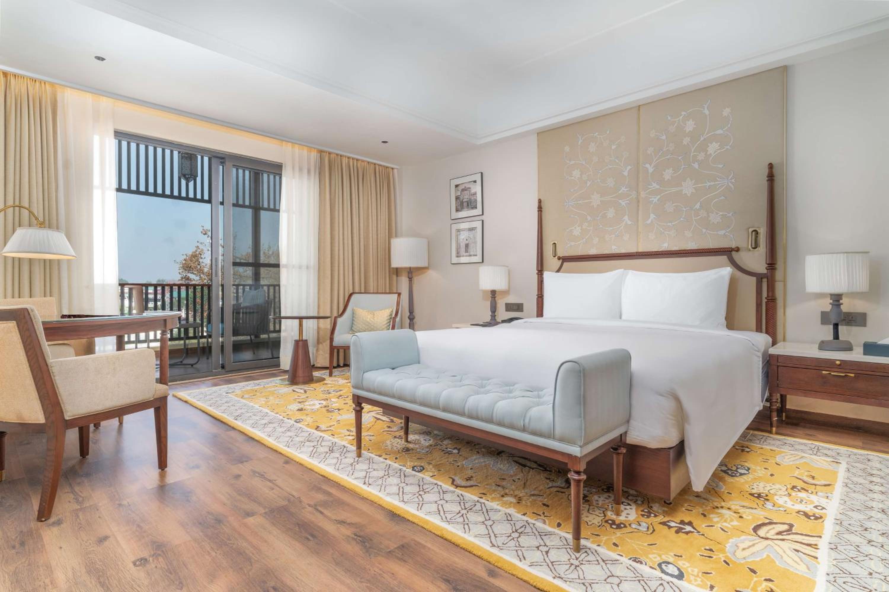 Collection Executive Room with Balcony - Photo 1