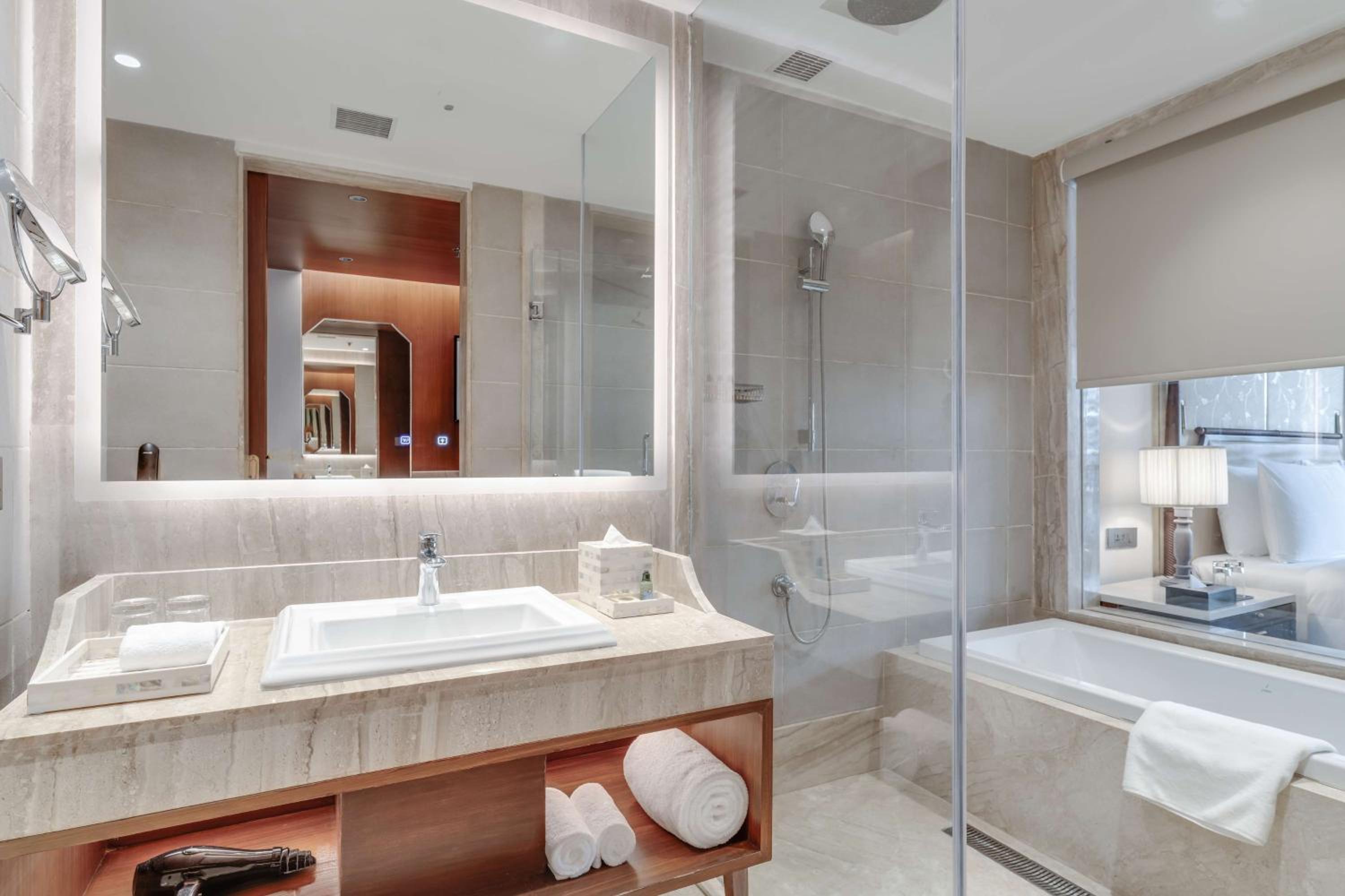 Collection Executive Room - Photo 2