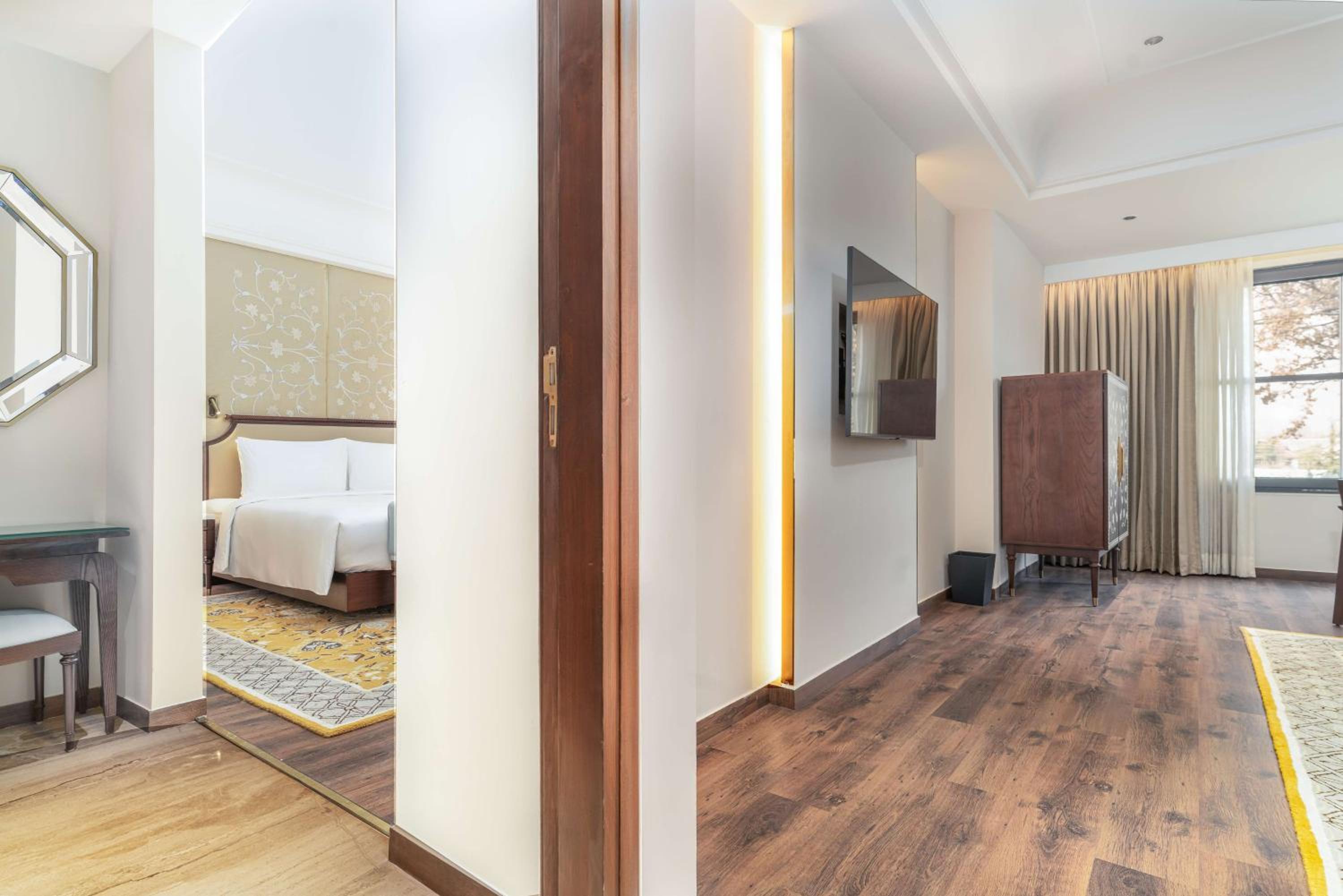 One-Bedroom Executive Suite - Photo 1