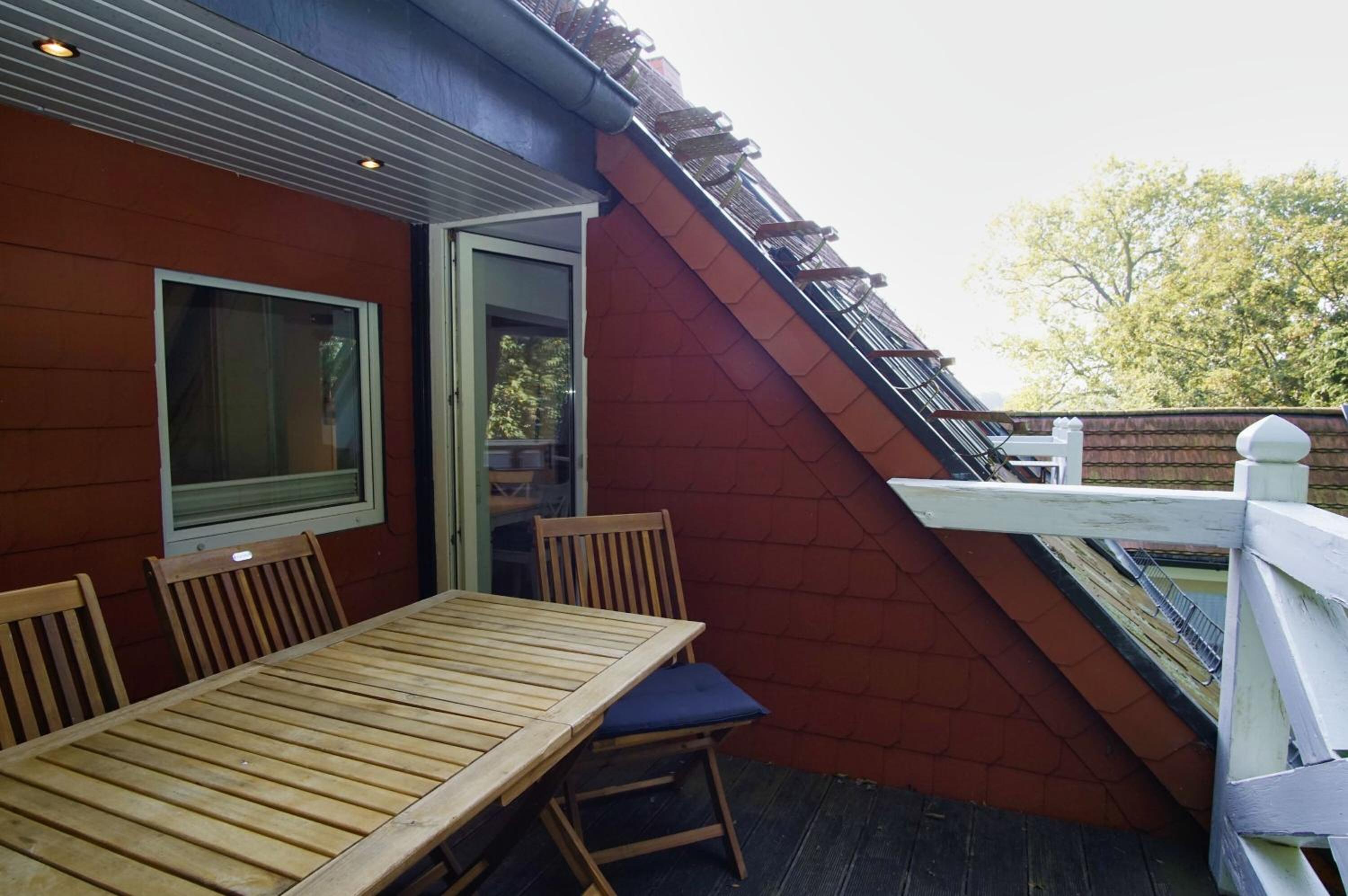 Apartment with Balcony photo 3