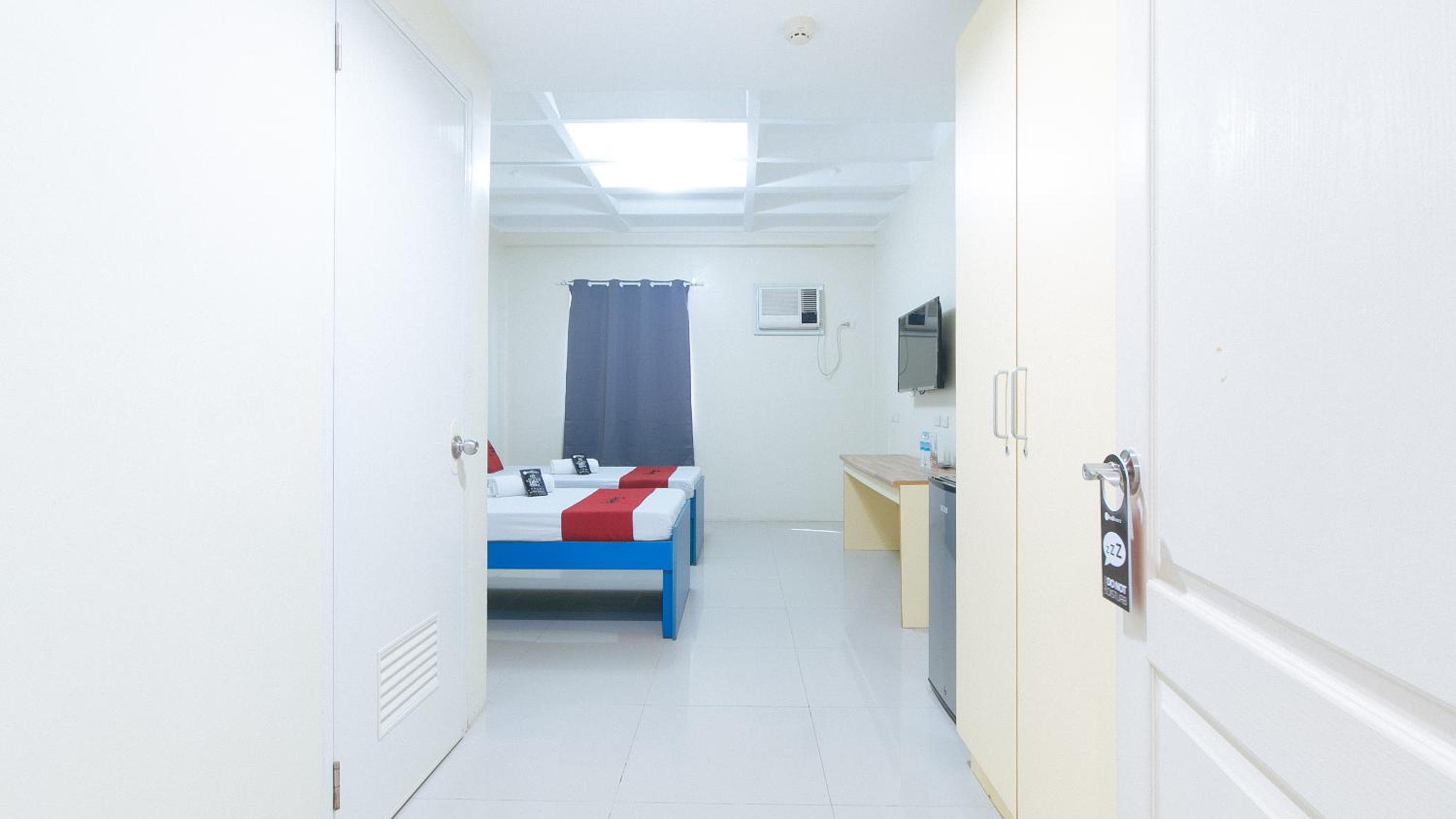 Twin Room - Photo 3