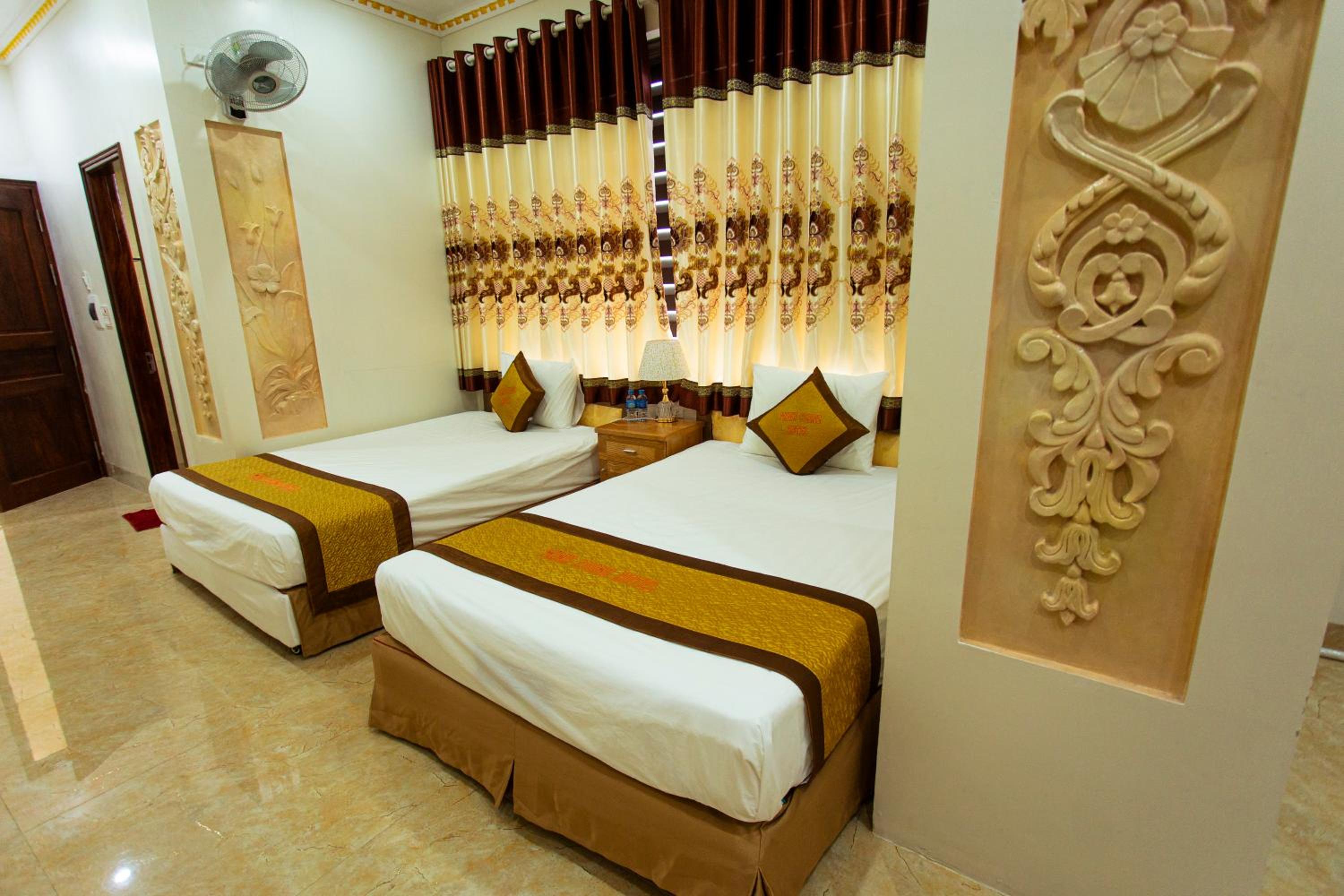 Family Room - Photo 7