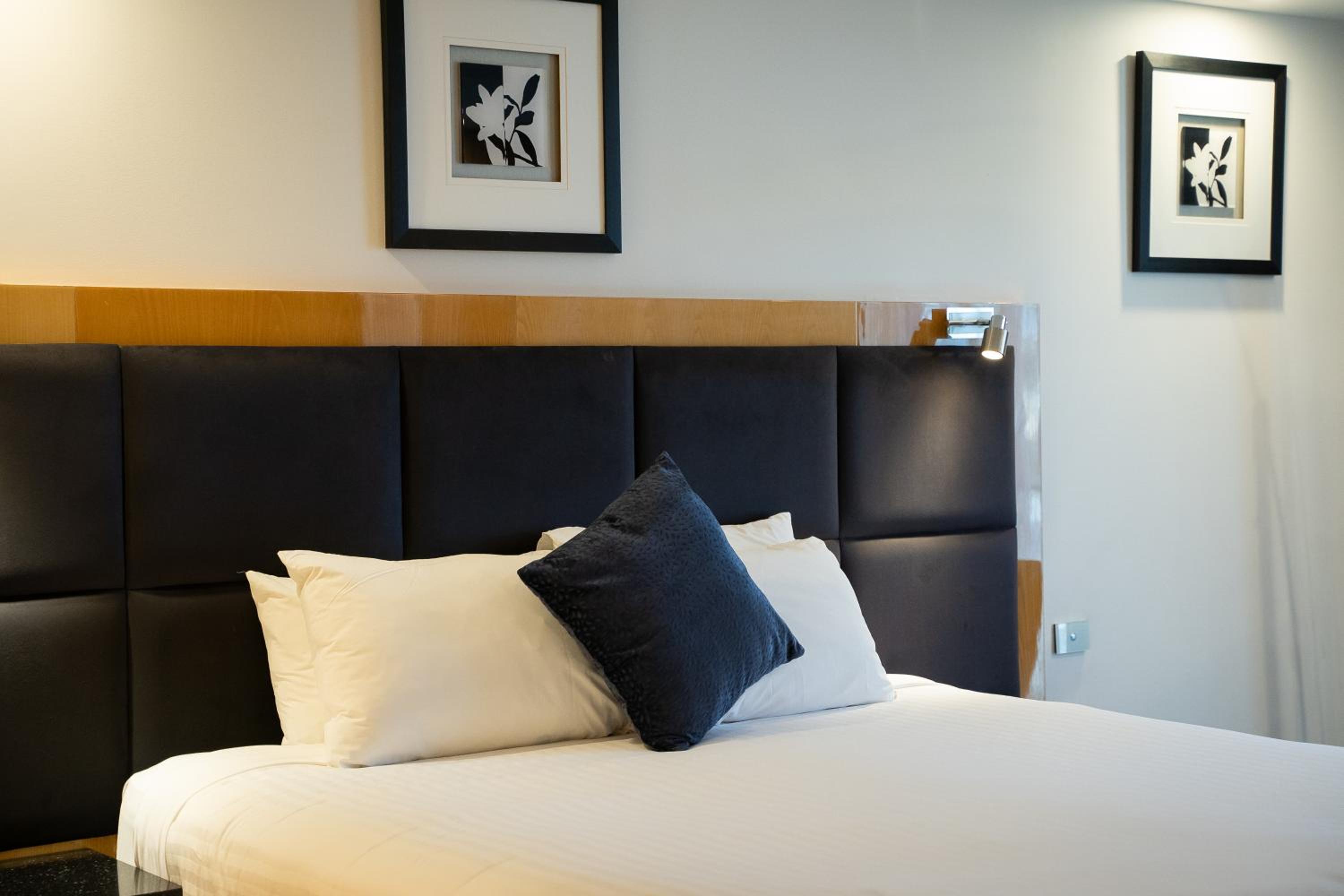 Superior King Room - Photo 4