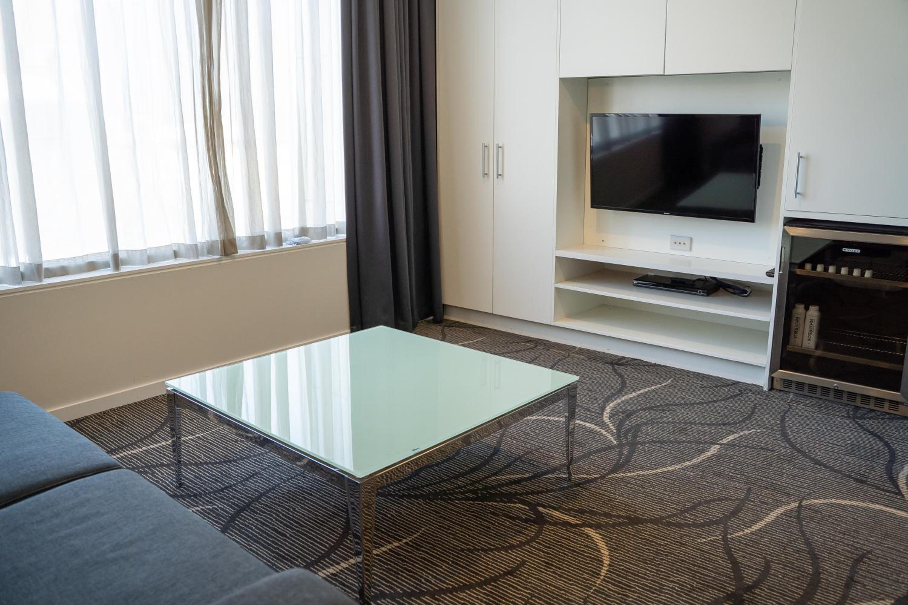 Deluxe King Suite - Photo 4