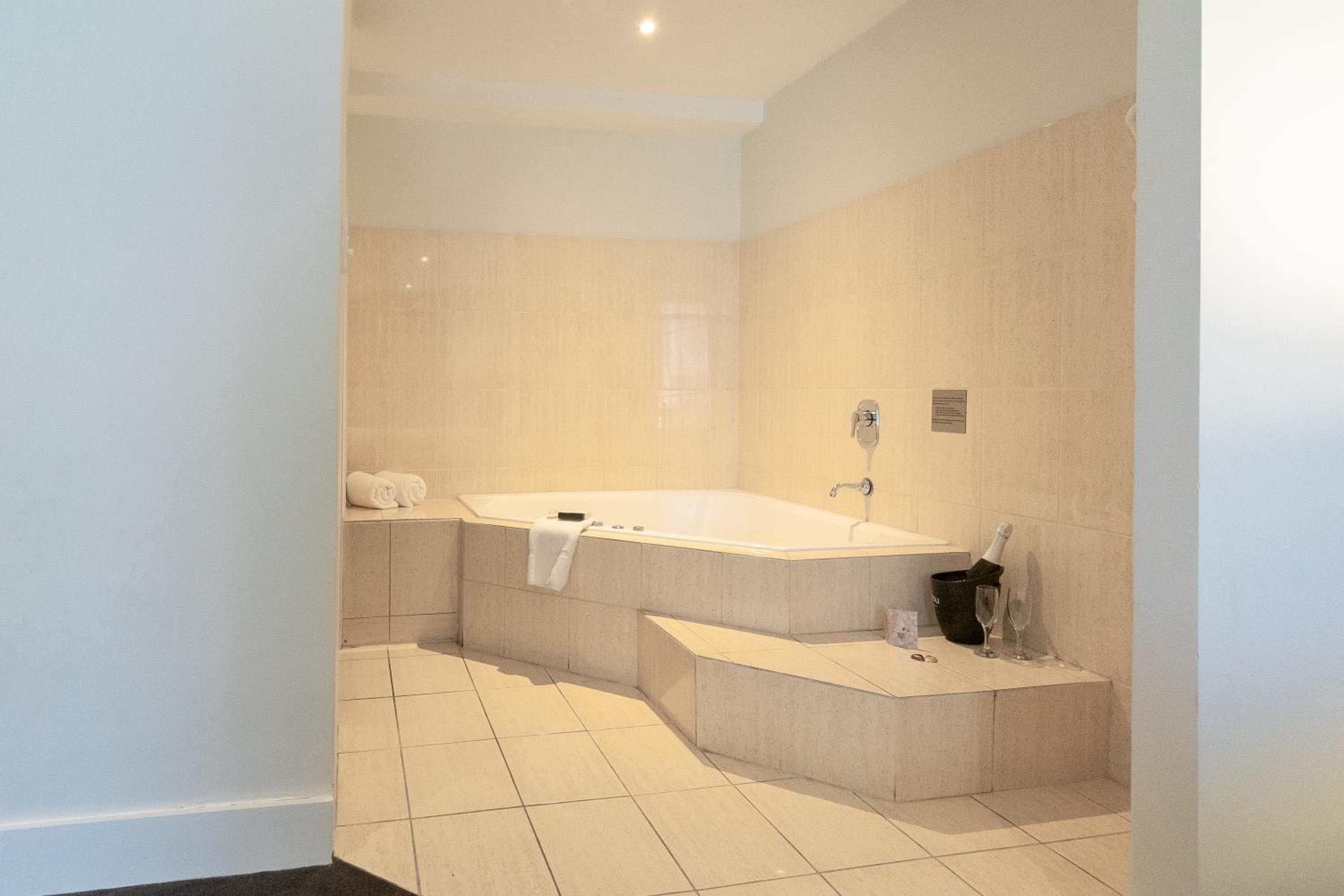 Standard Spa Room - Photo 7