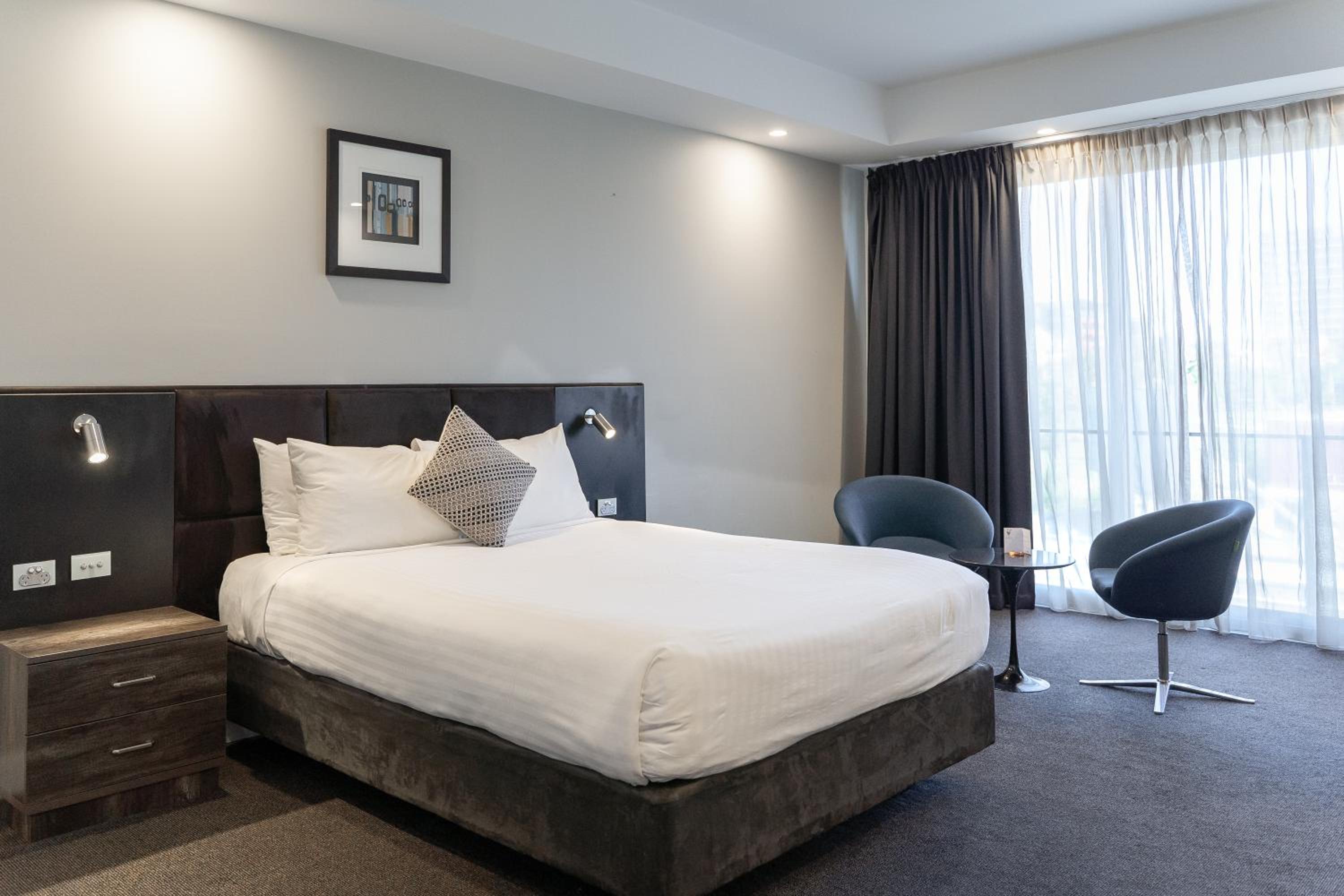 Standard Queen Room - Photo 5