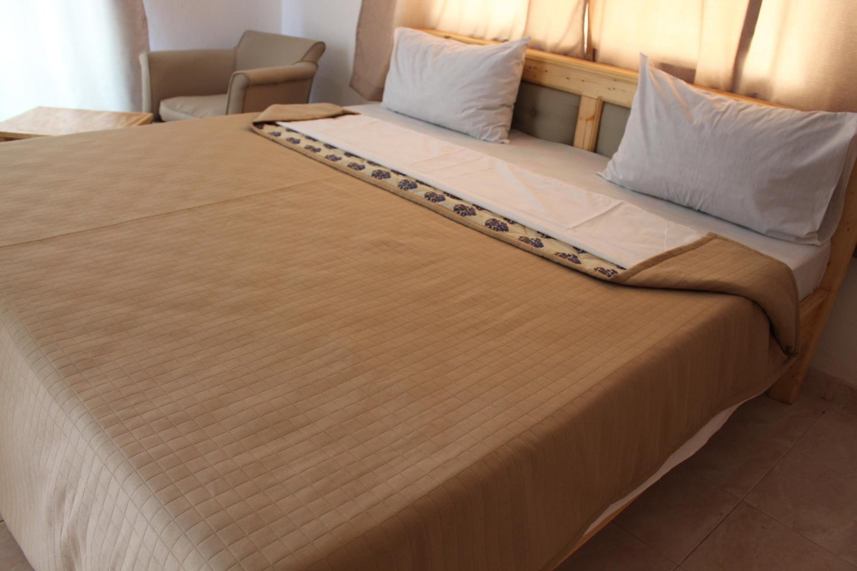 Budget Double Room photo 2