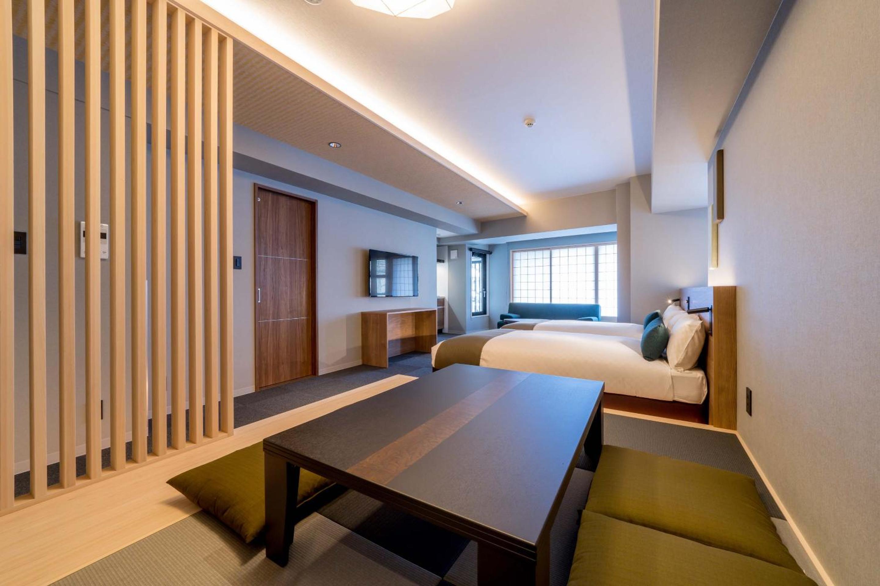 Deluxe Japanese Room - Photo 17