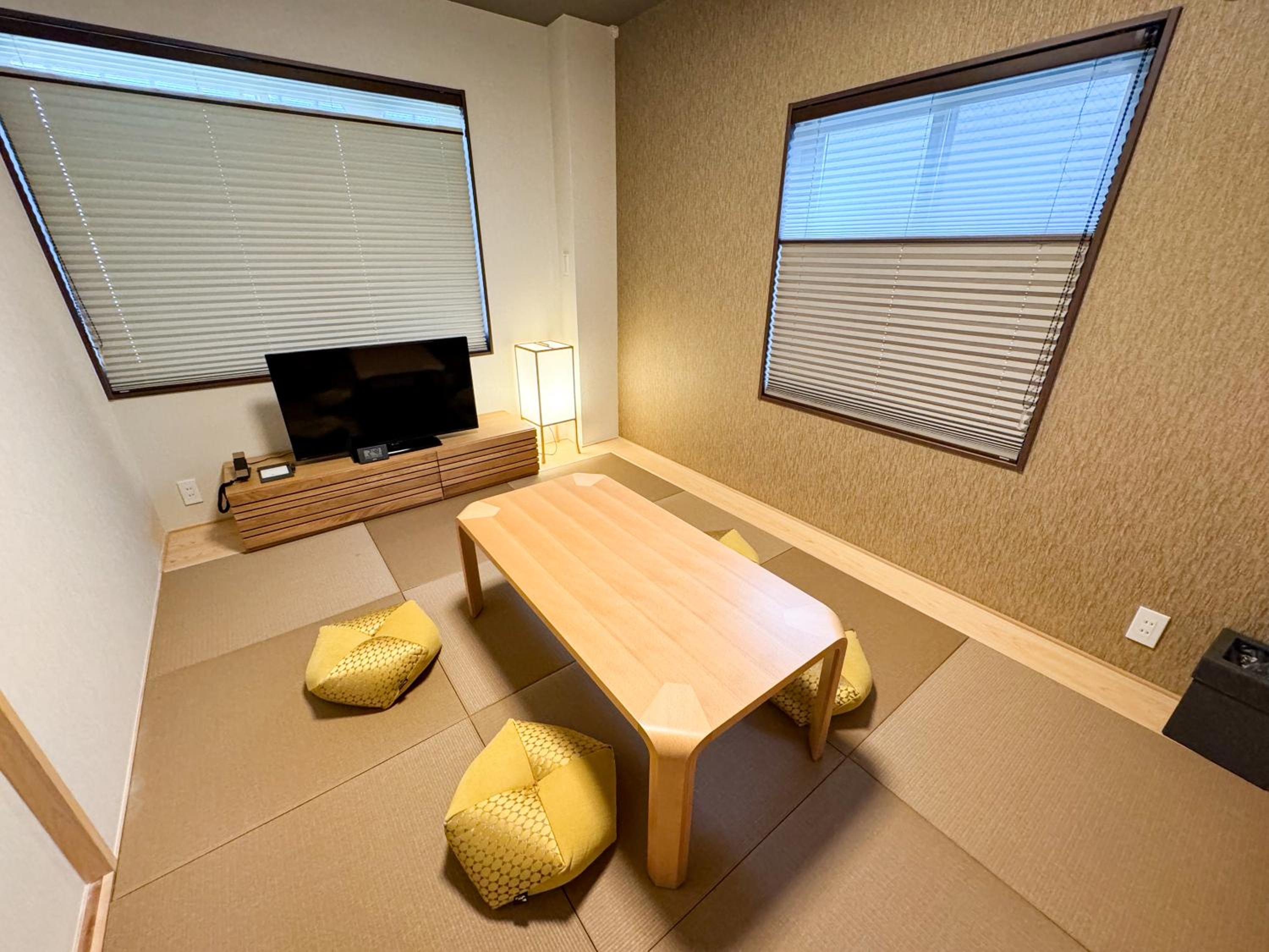 Suite - Photo 17
