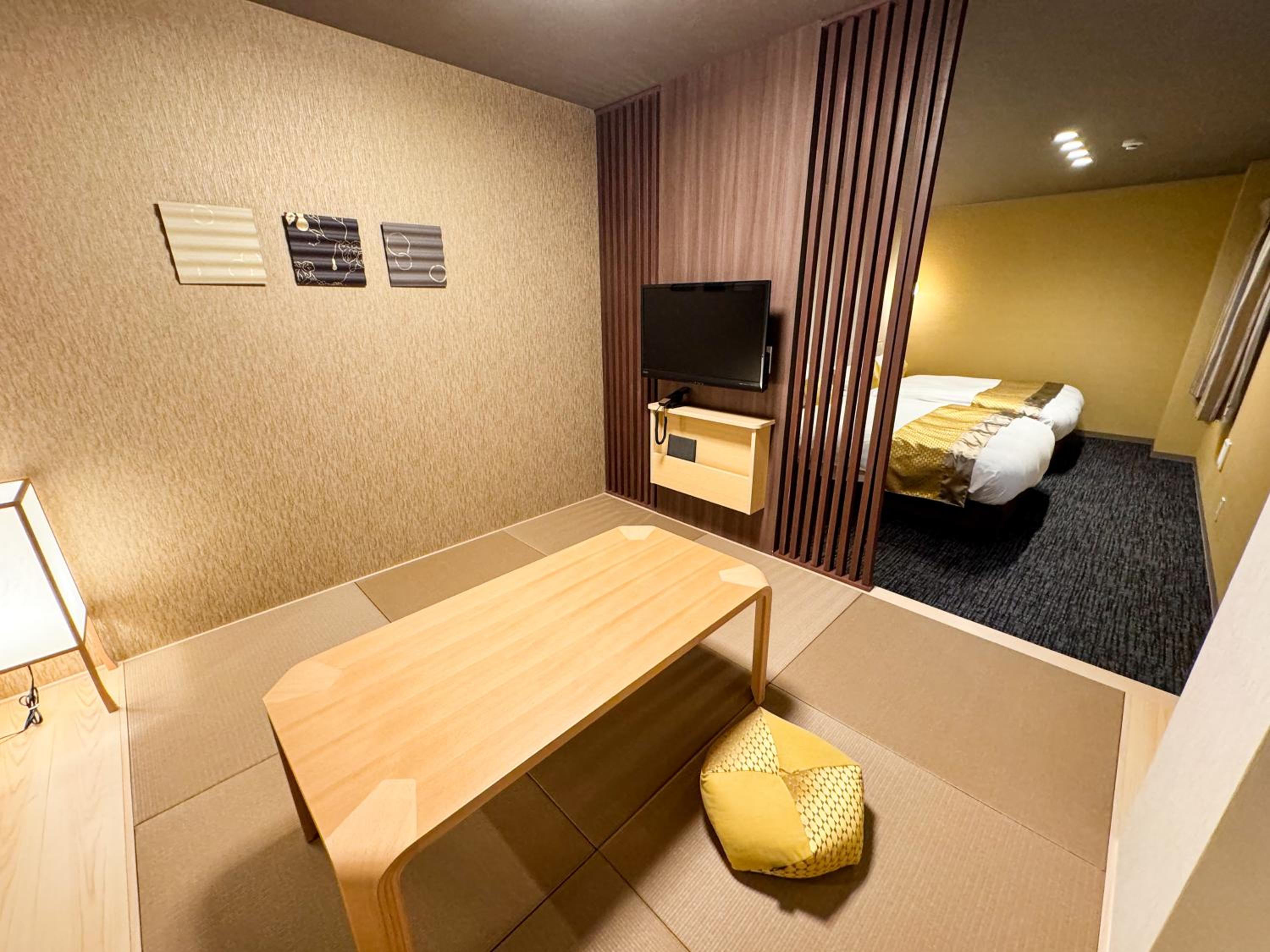 Deluxe Twin Room - Photo 12