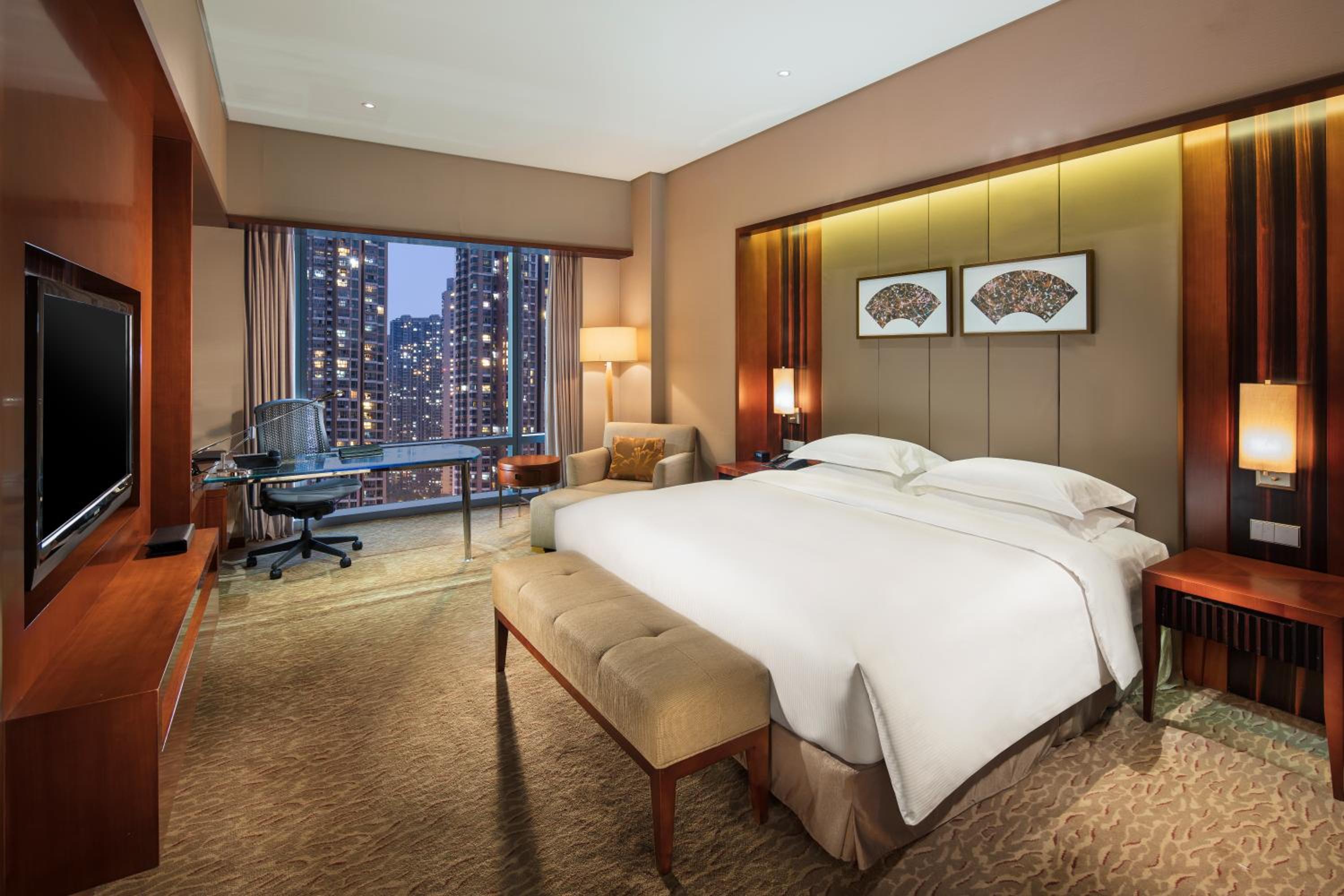Premier King Suite - Photo 1