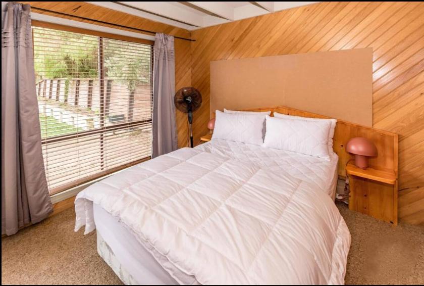 Three-Bedroom House photo 3